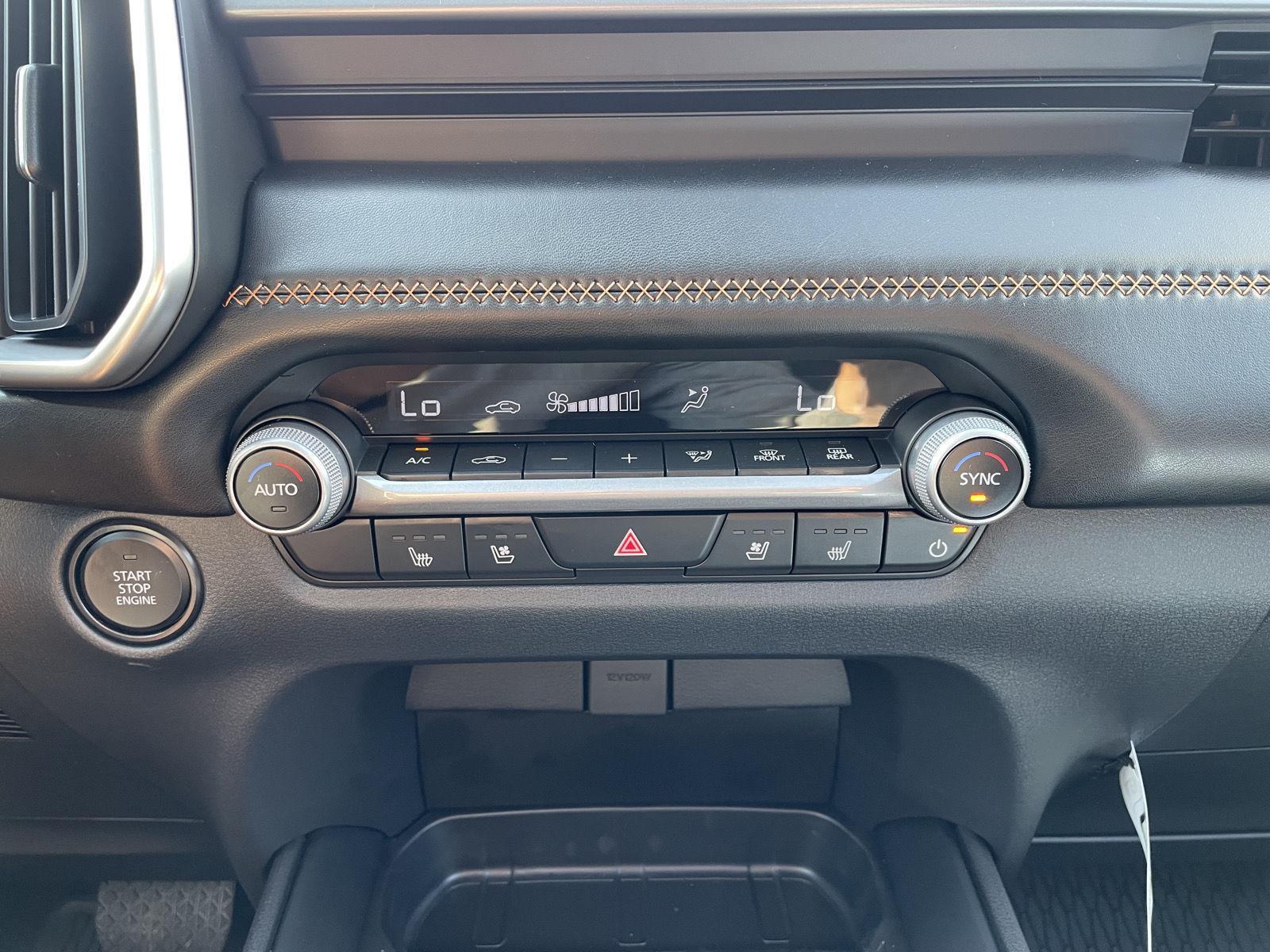 Vehicle photo 25