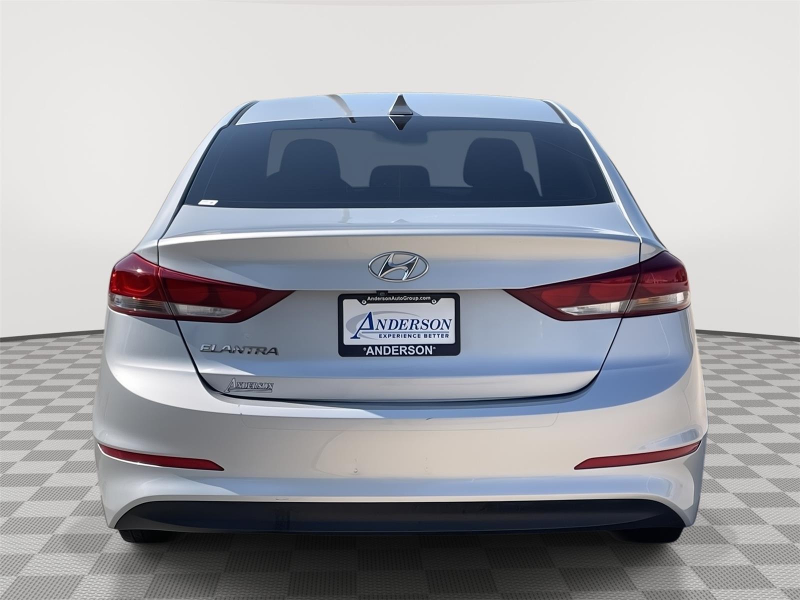 Vehicle photo 8