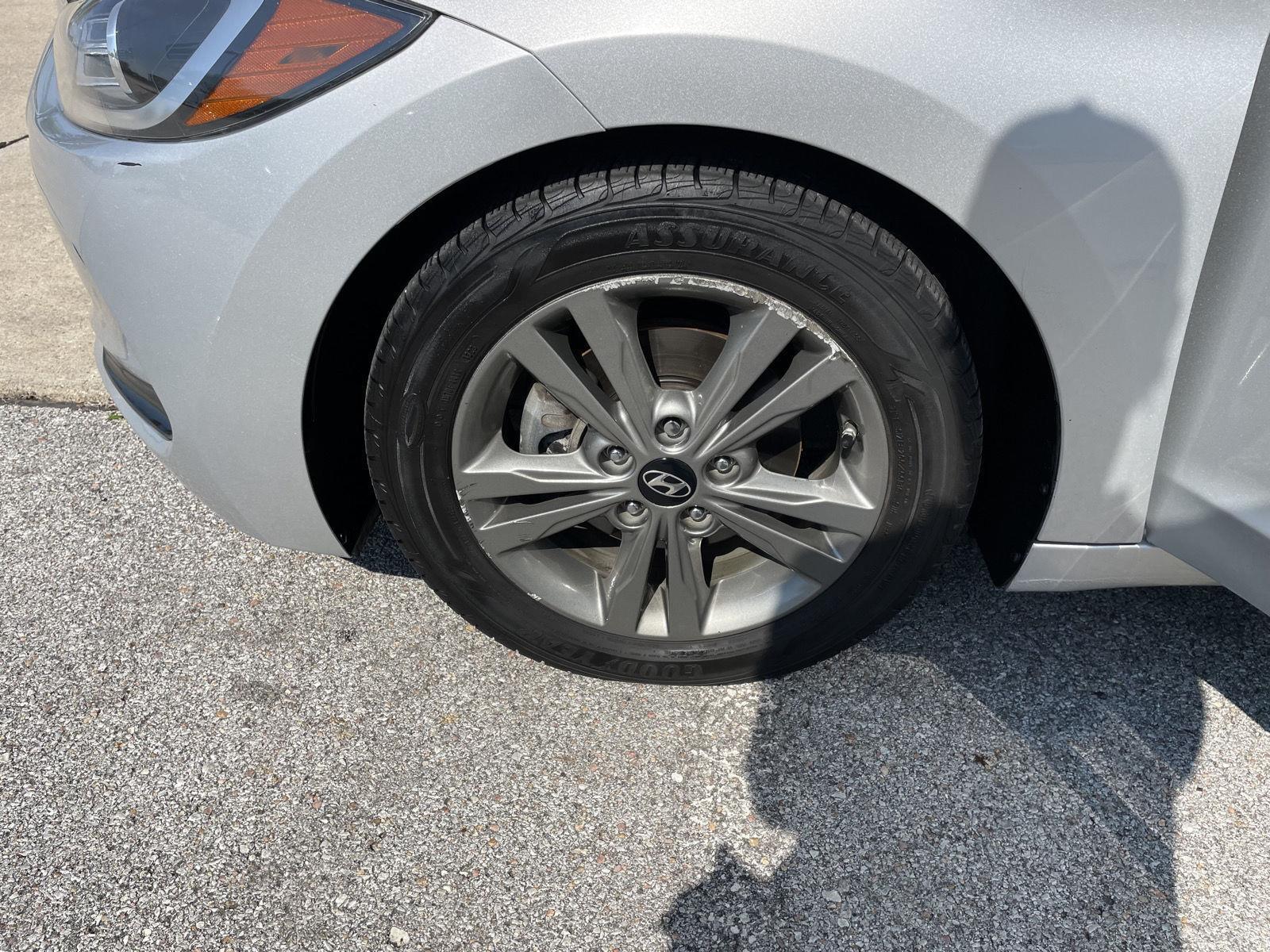Vehicle photo 10