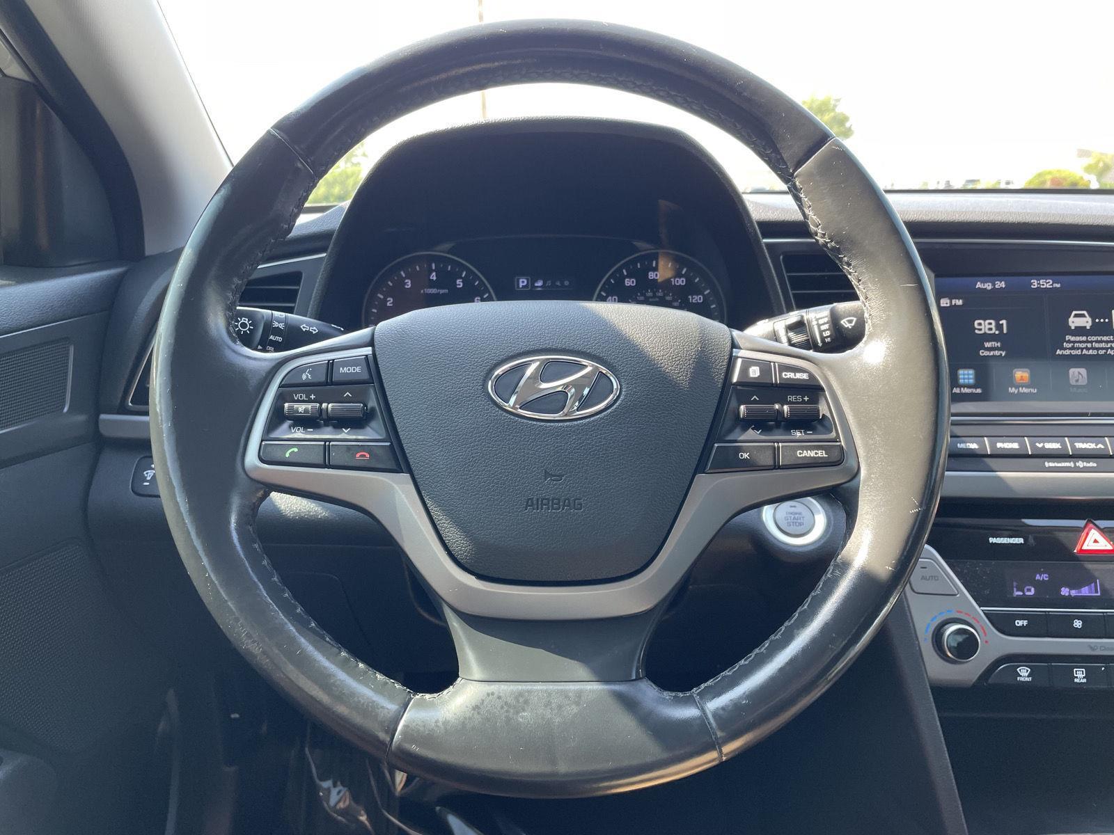 Vehicle photo 11