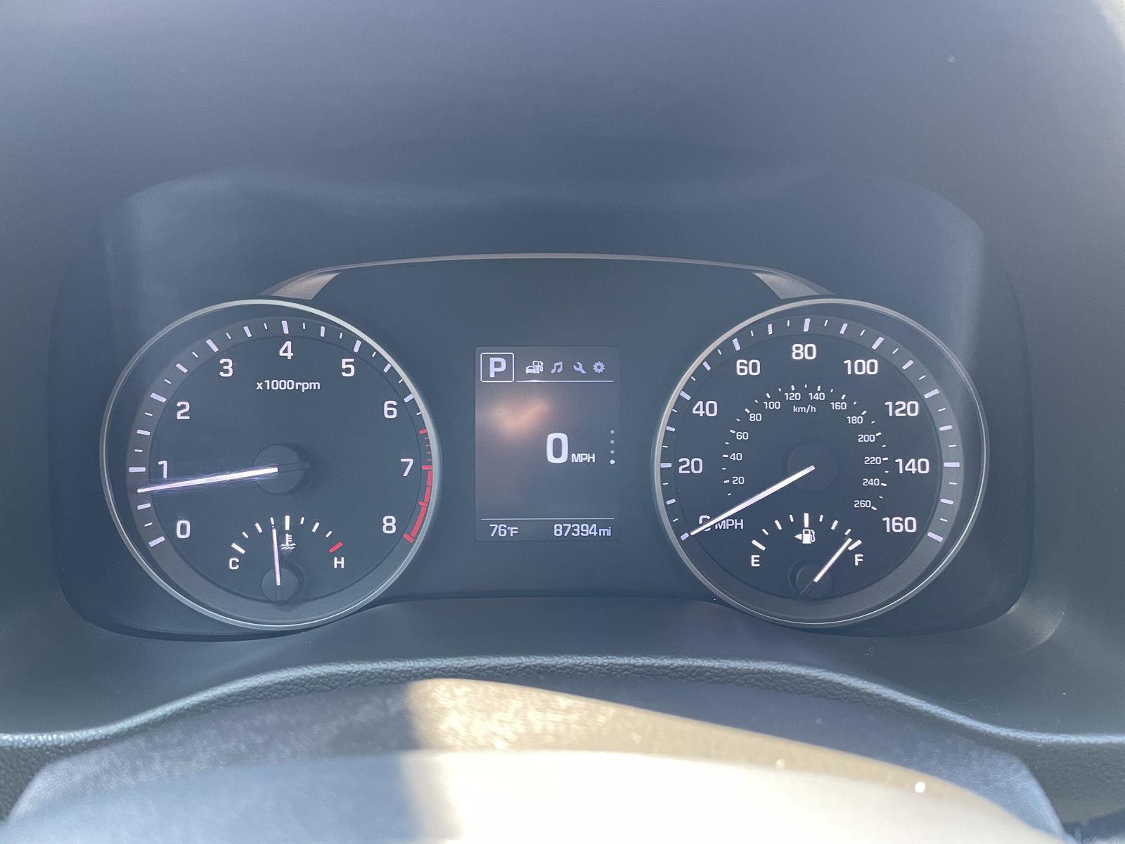 Vehicle photo 14