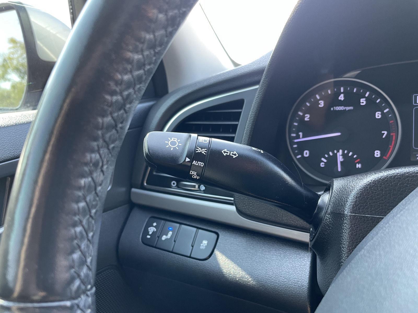 Vehicle photo 15