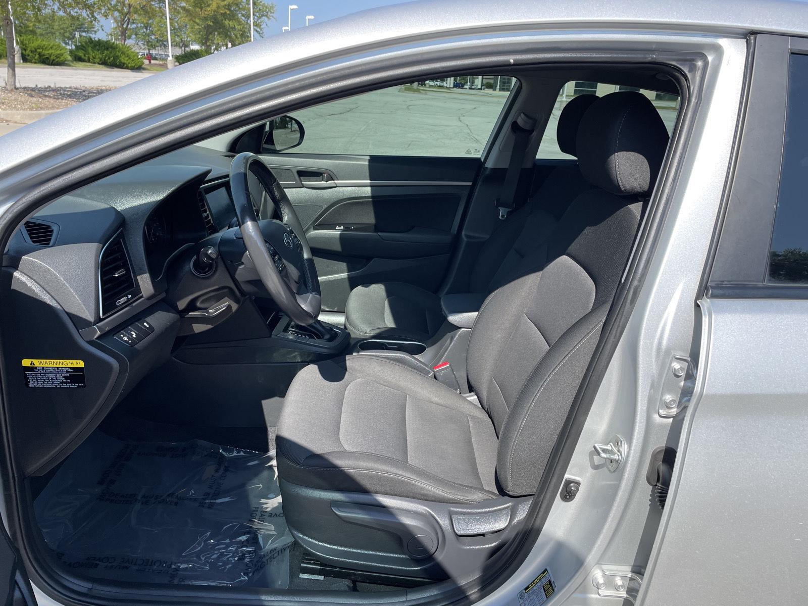 Vehicle photo 16