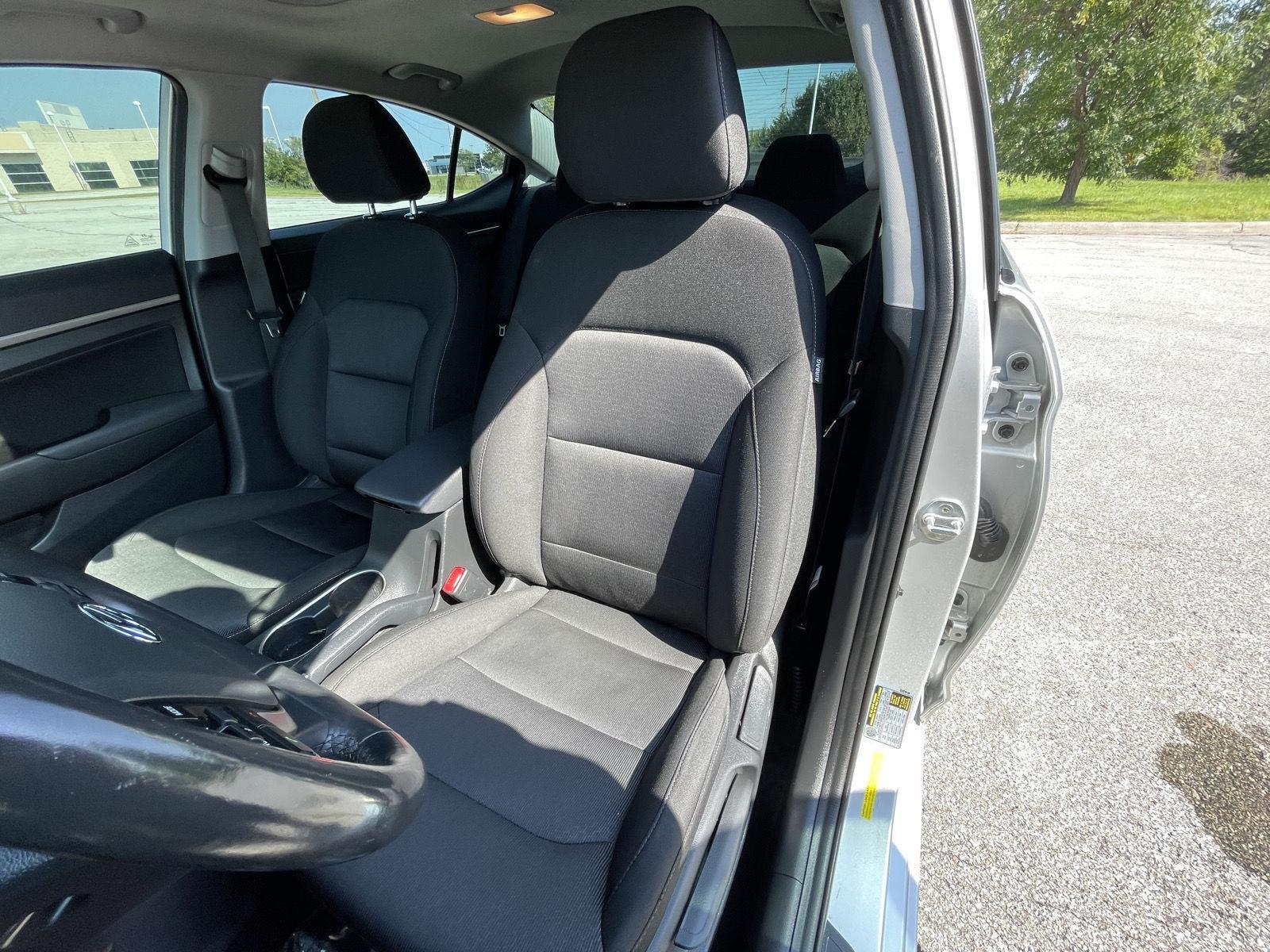 Vehicle photo 17