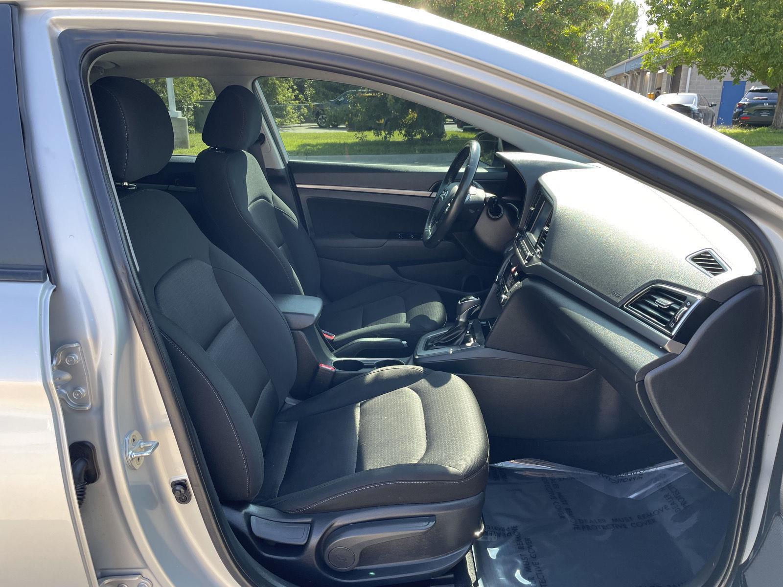 Vehicle photo 18