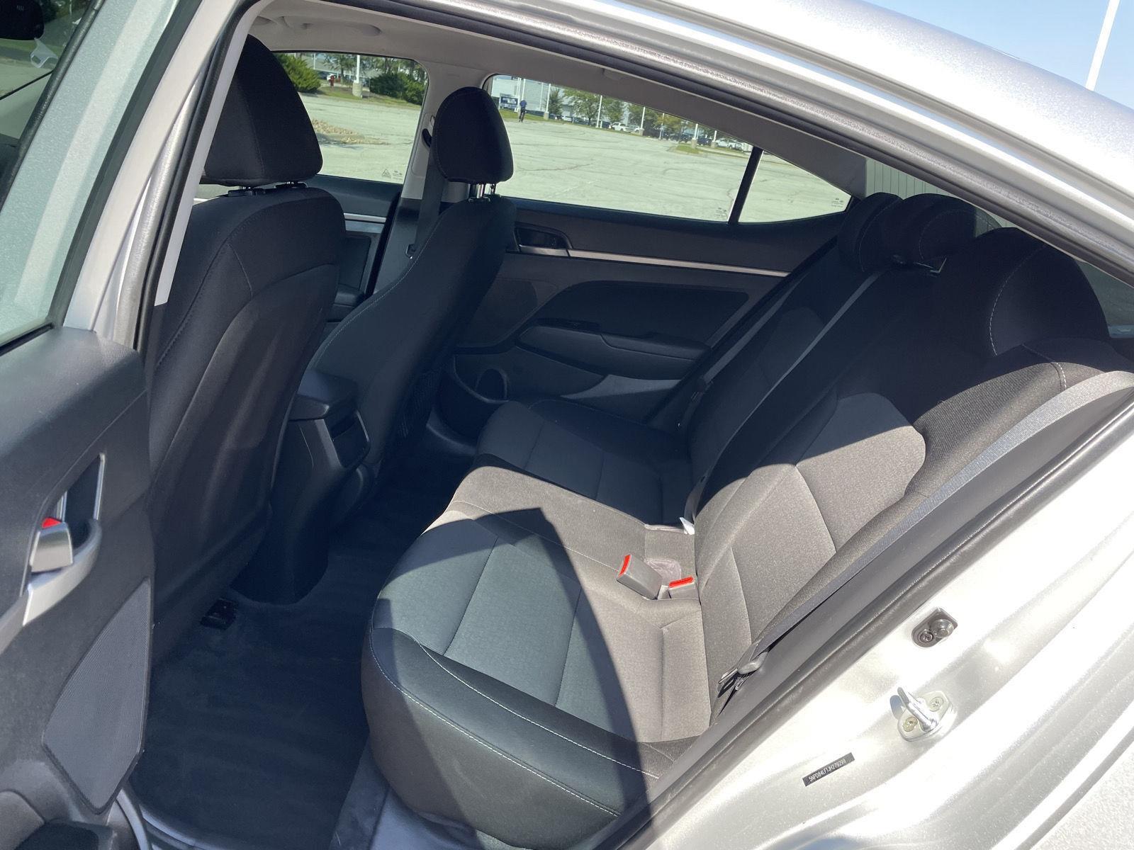 Vehicle photo 19