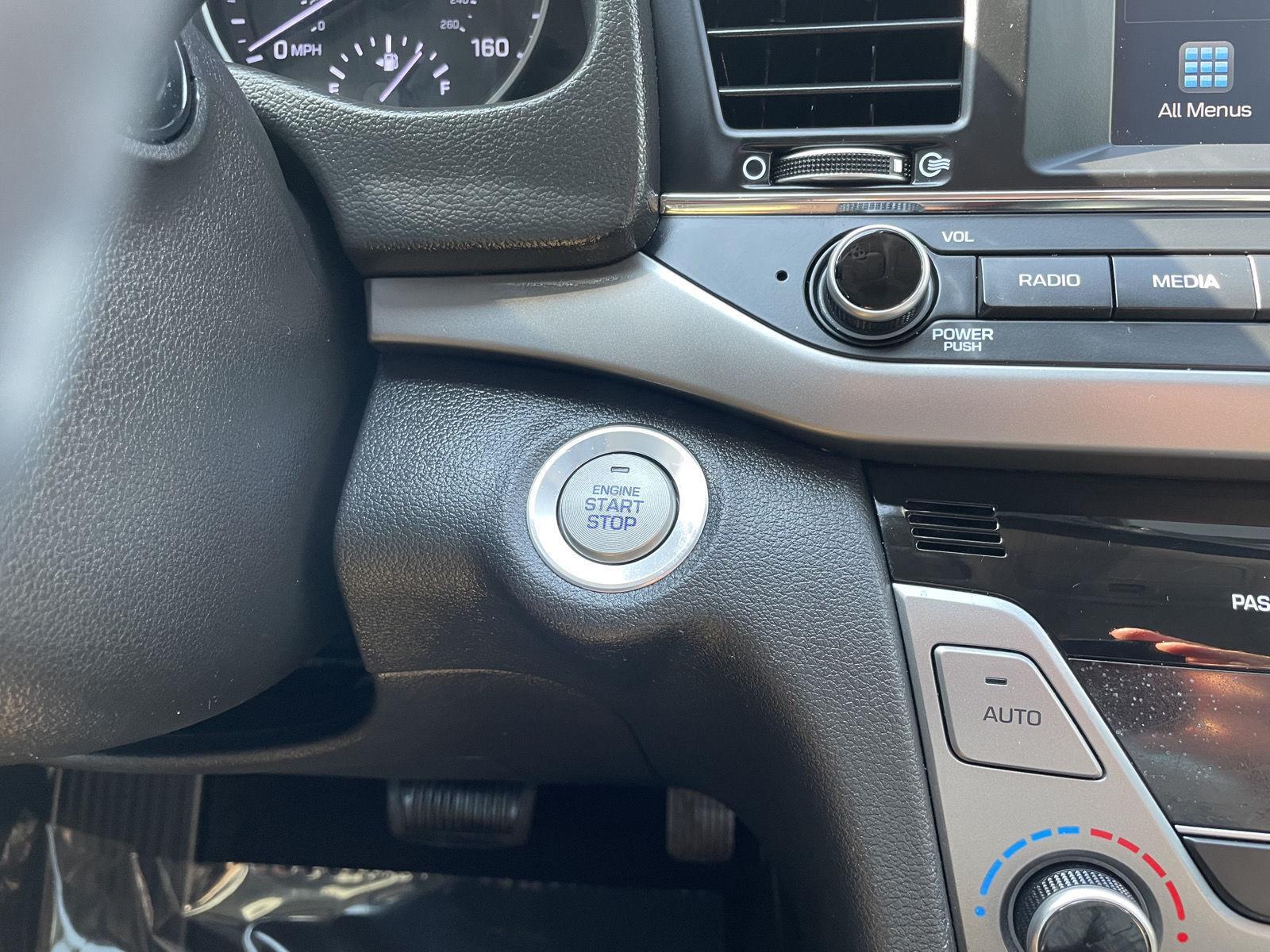 Vehicle photo 23