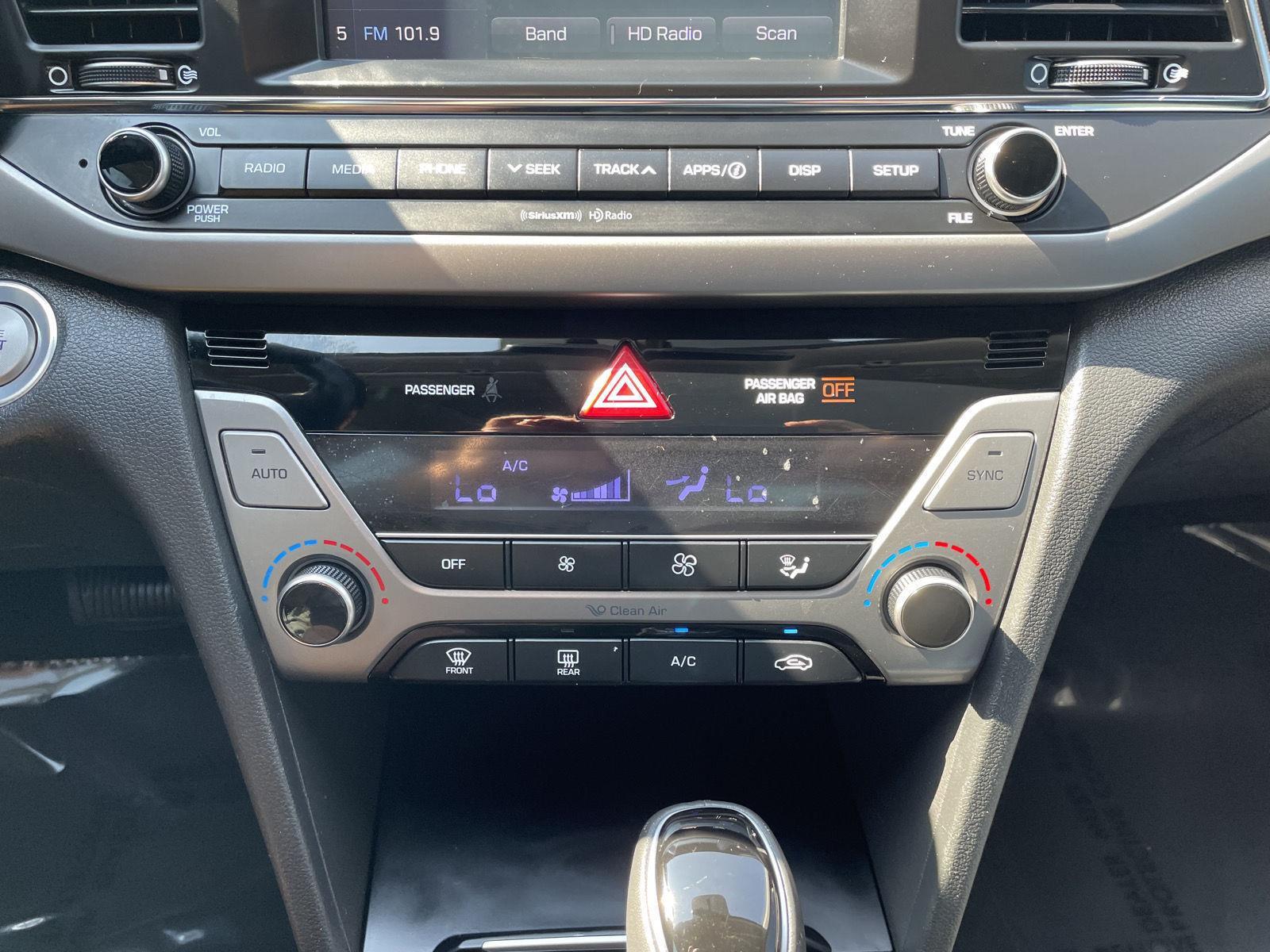 Vehicle photo 25