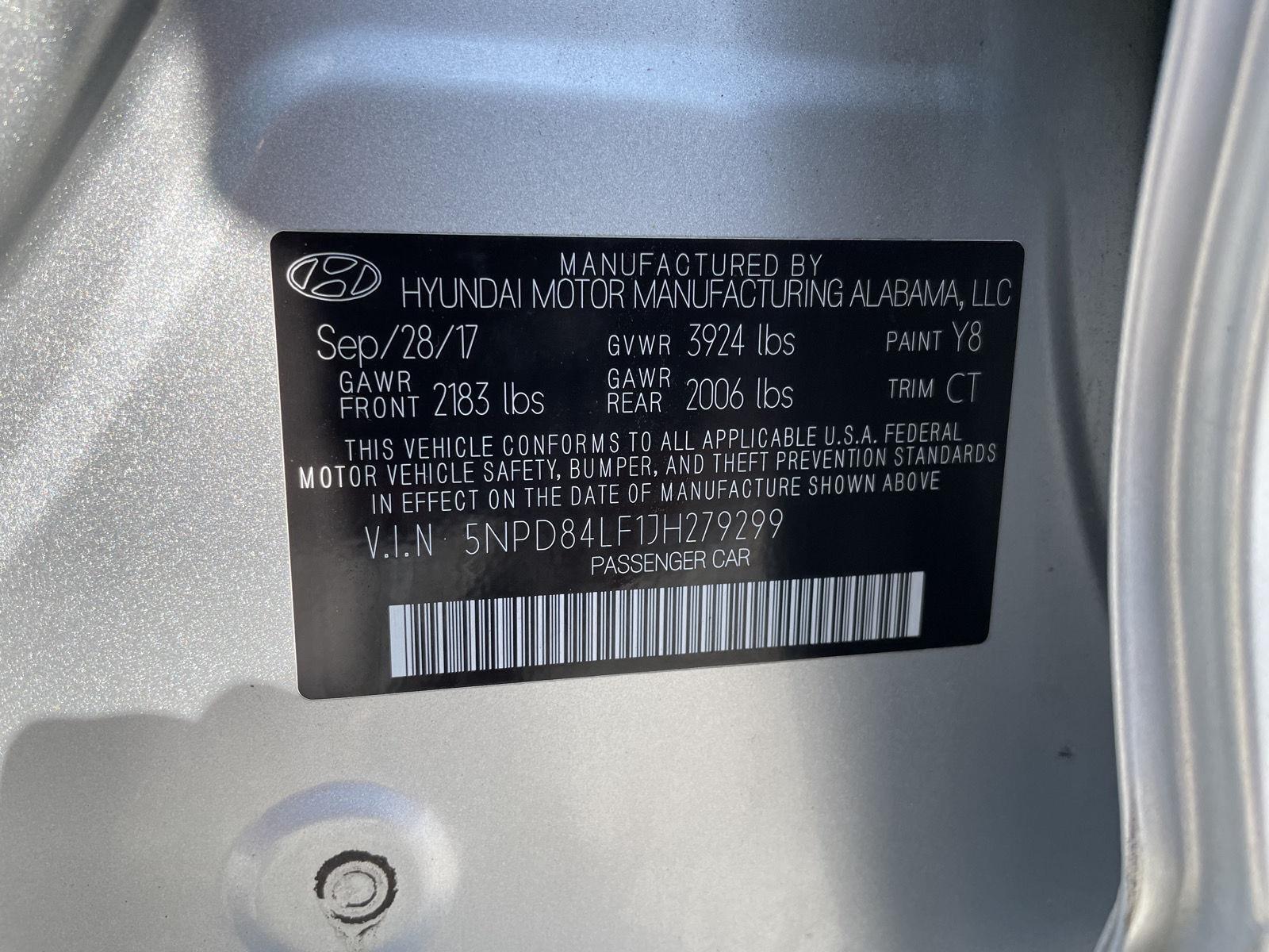 Vehicle photo 30