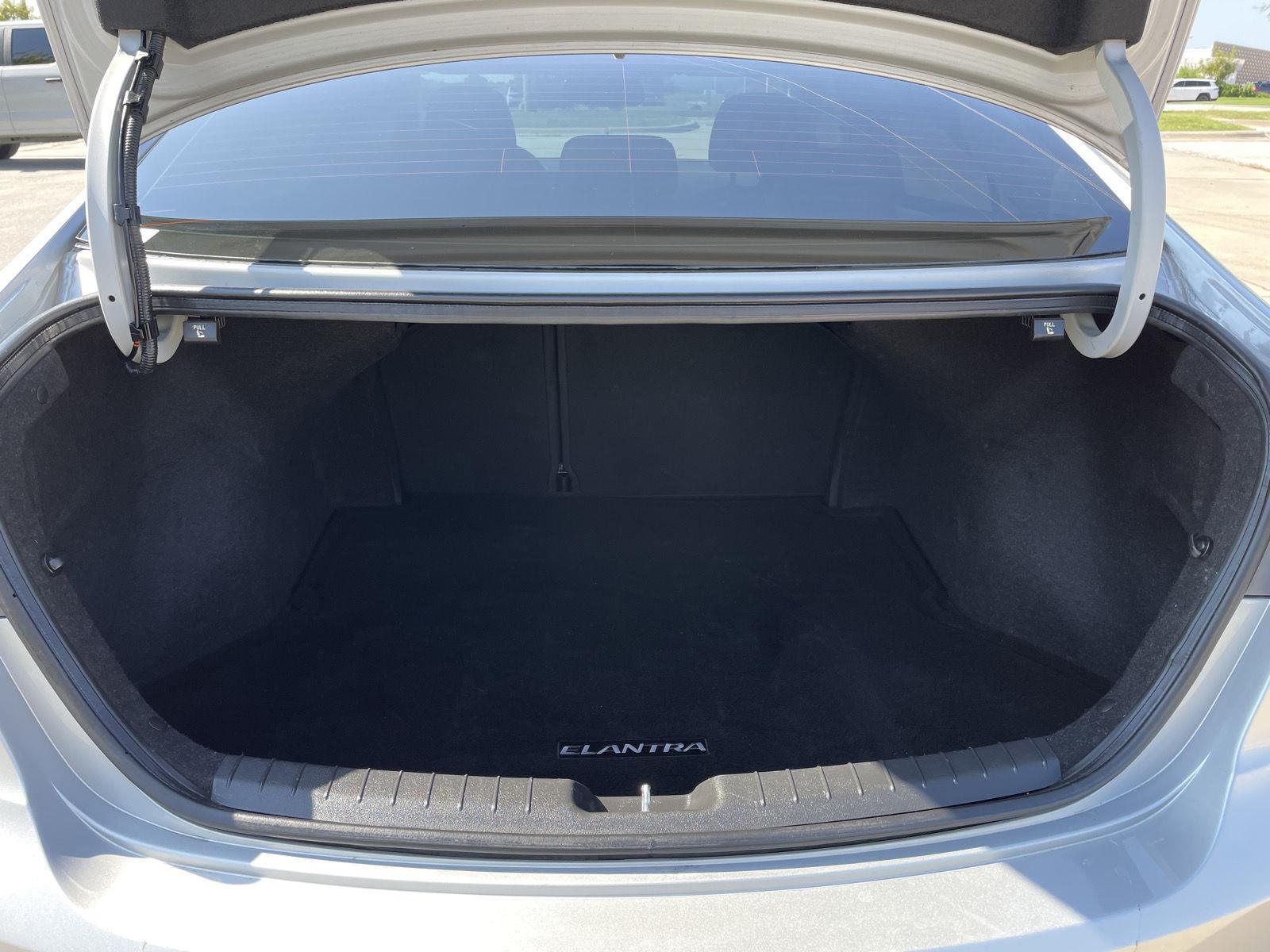 Vehicle photo 33