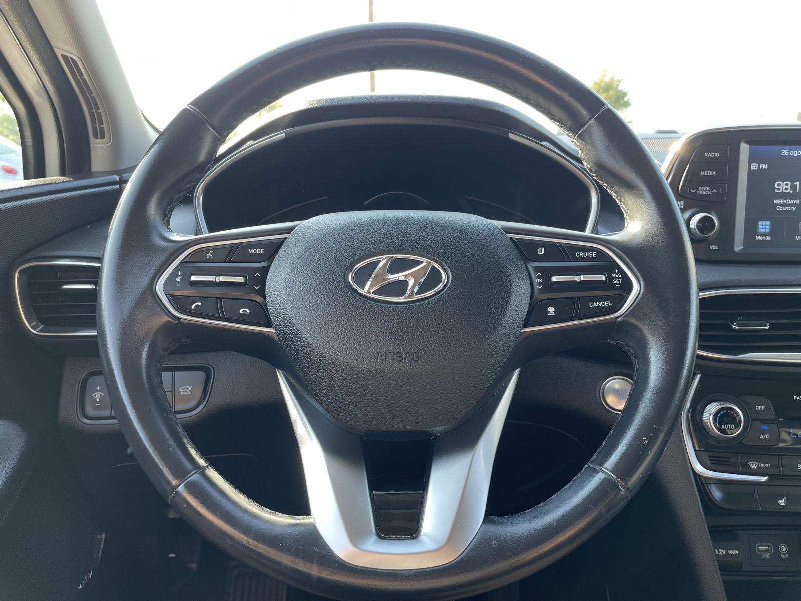 Vehicle photo 12