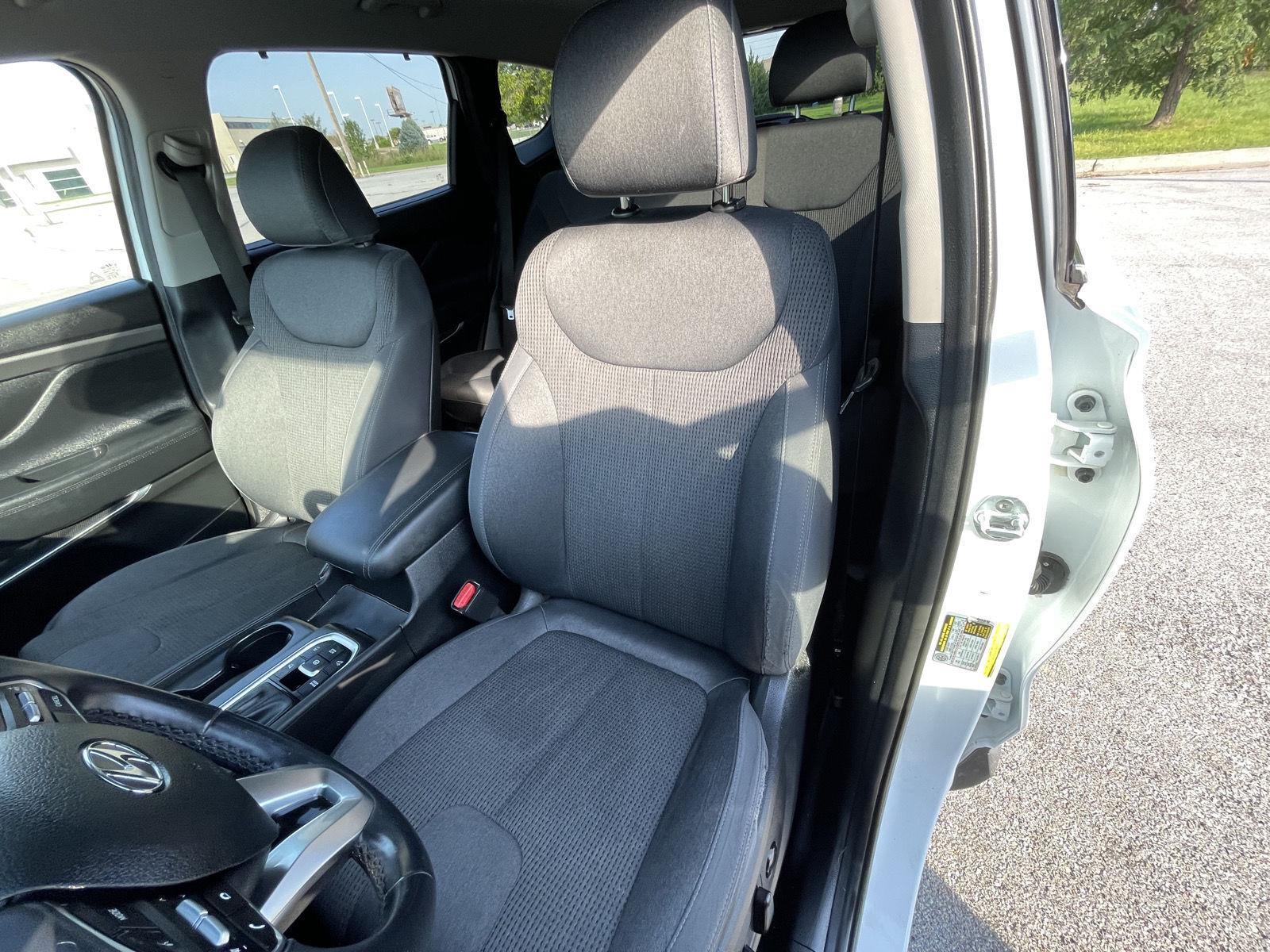 Vehicle photo 18
