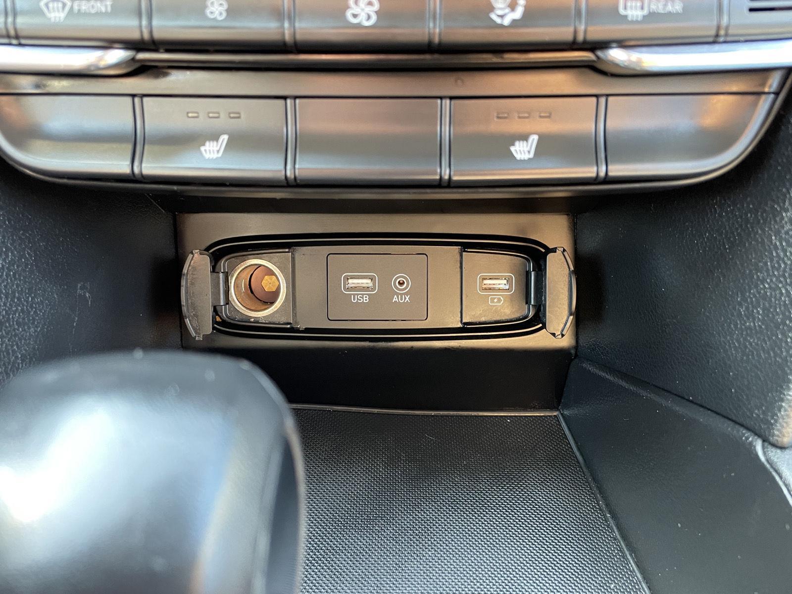 Vehicle photo 28