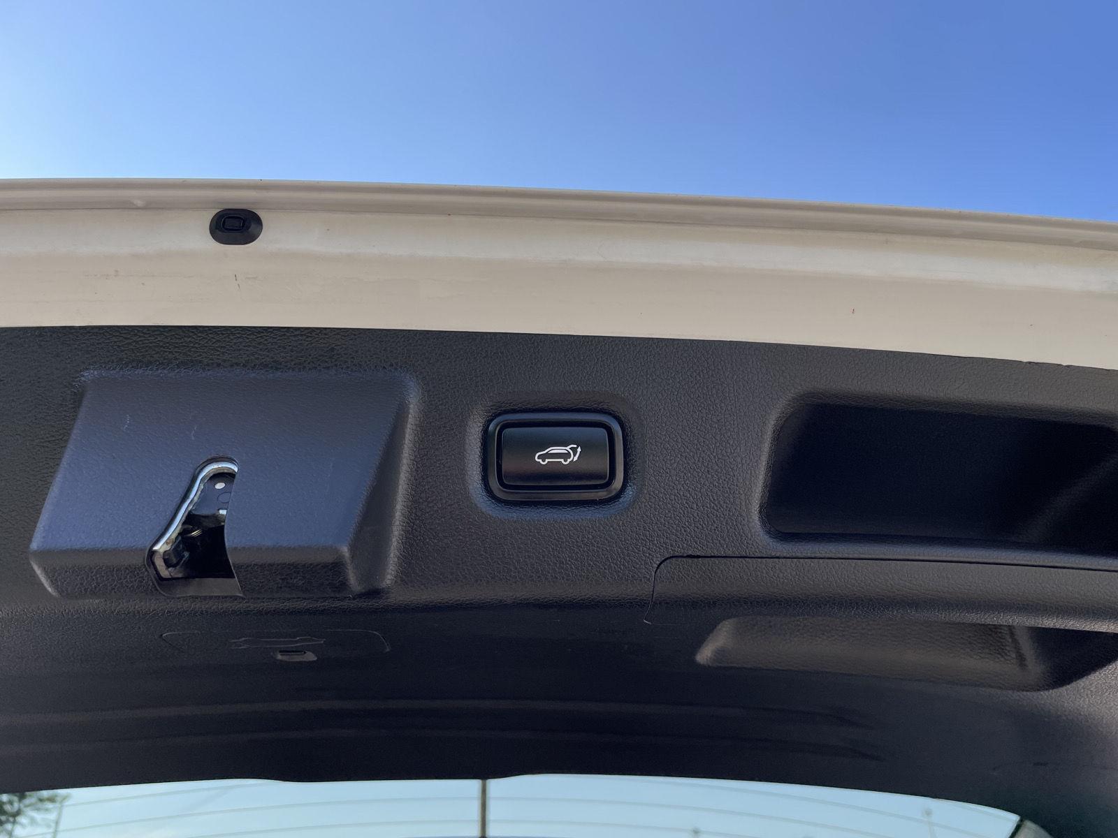 Vehicle photo 36