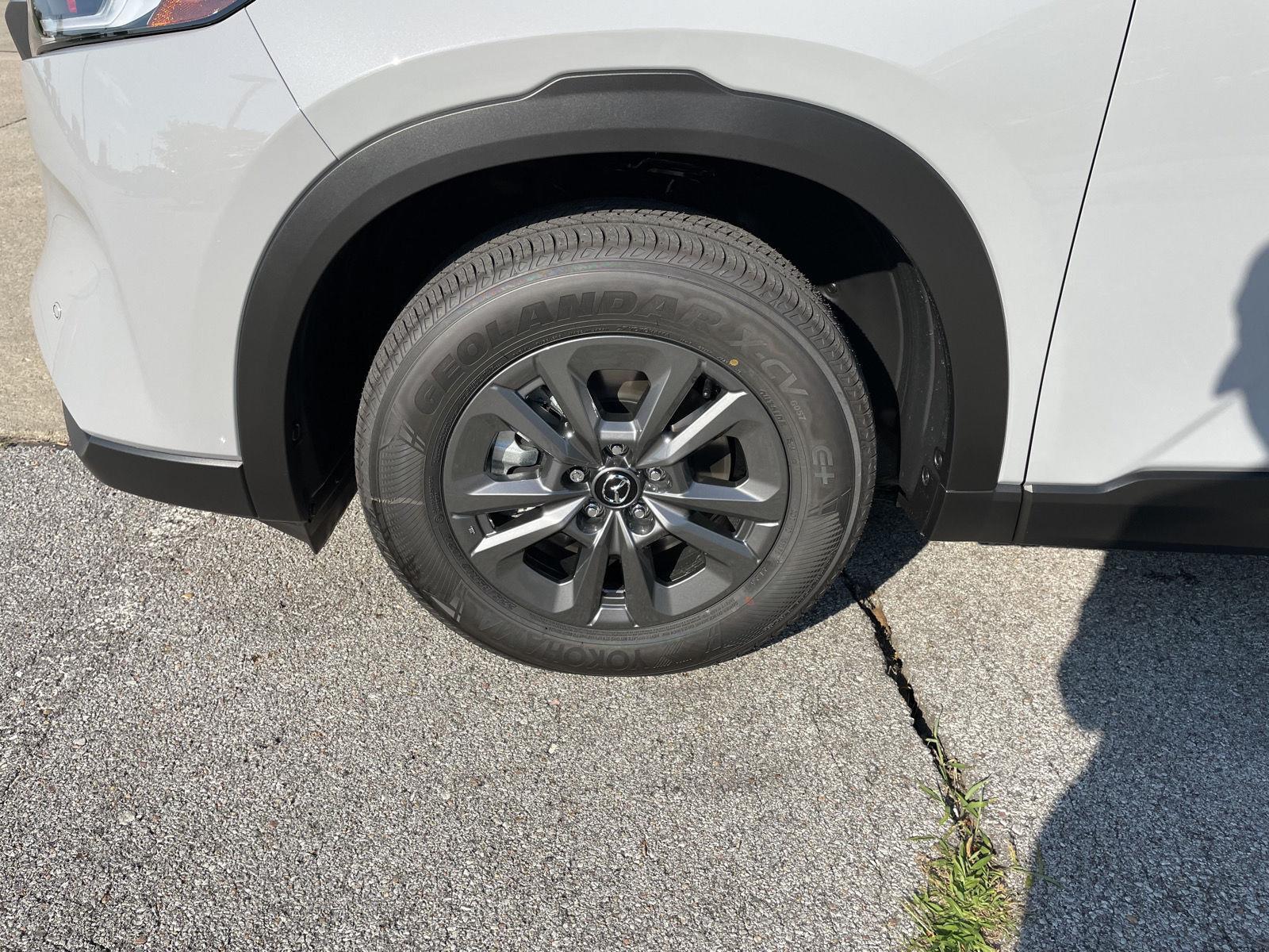 Vehicle photo 10