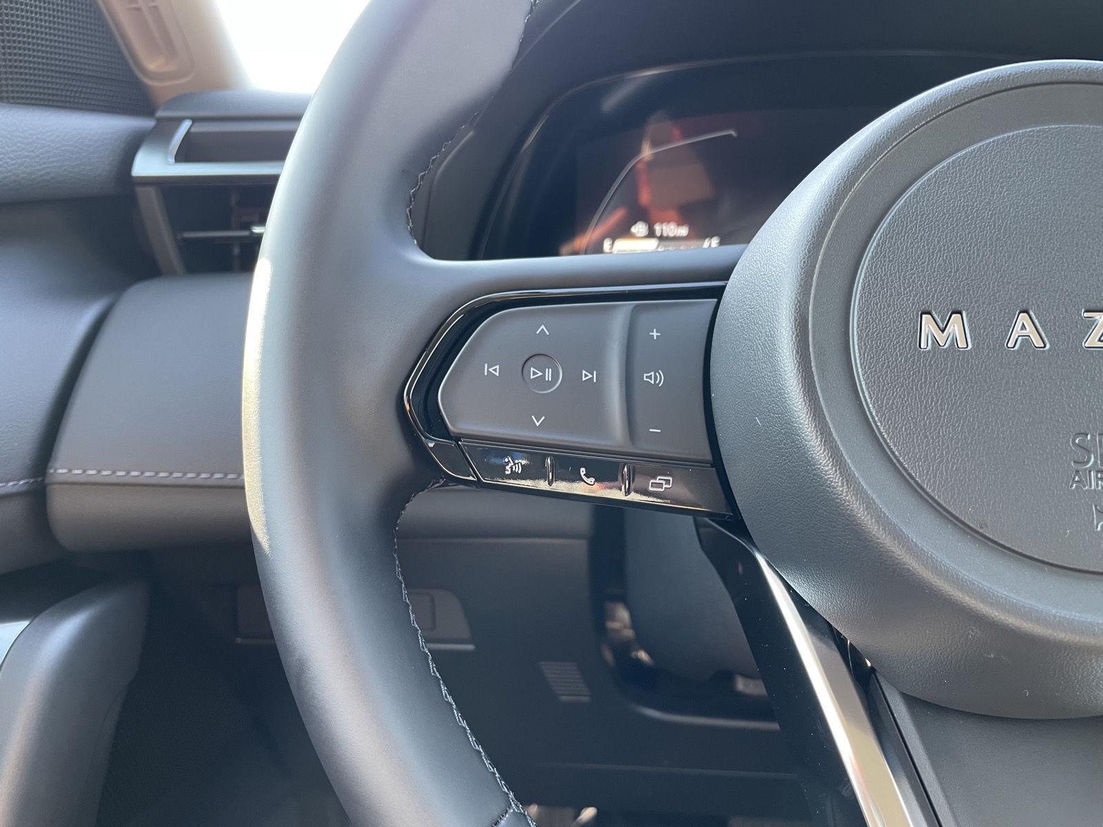 Vehicle photo 12
