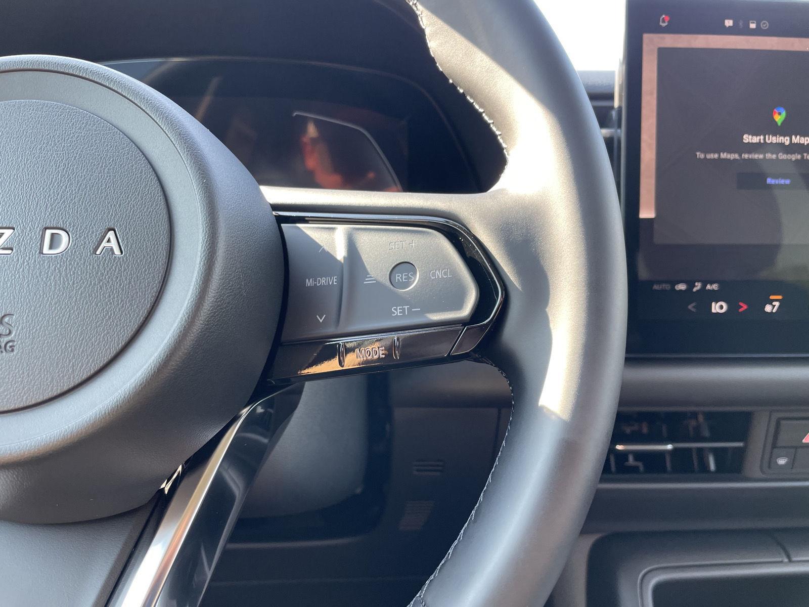 Vehicle photo 13