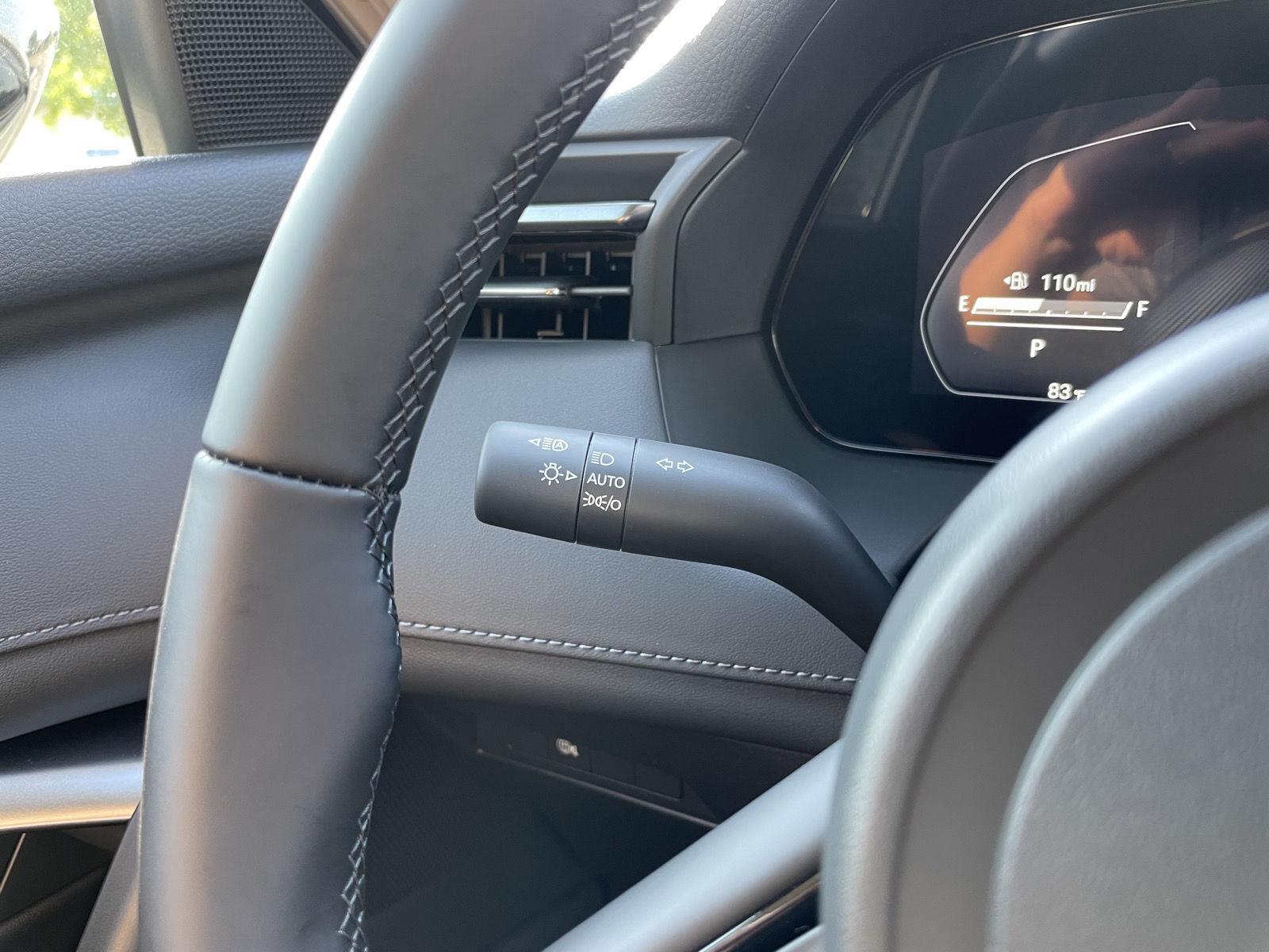 Vehicle photo 15