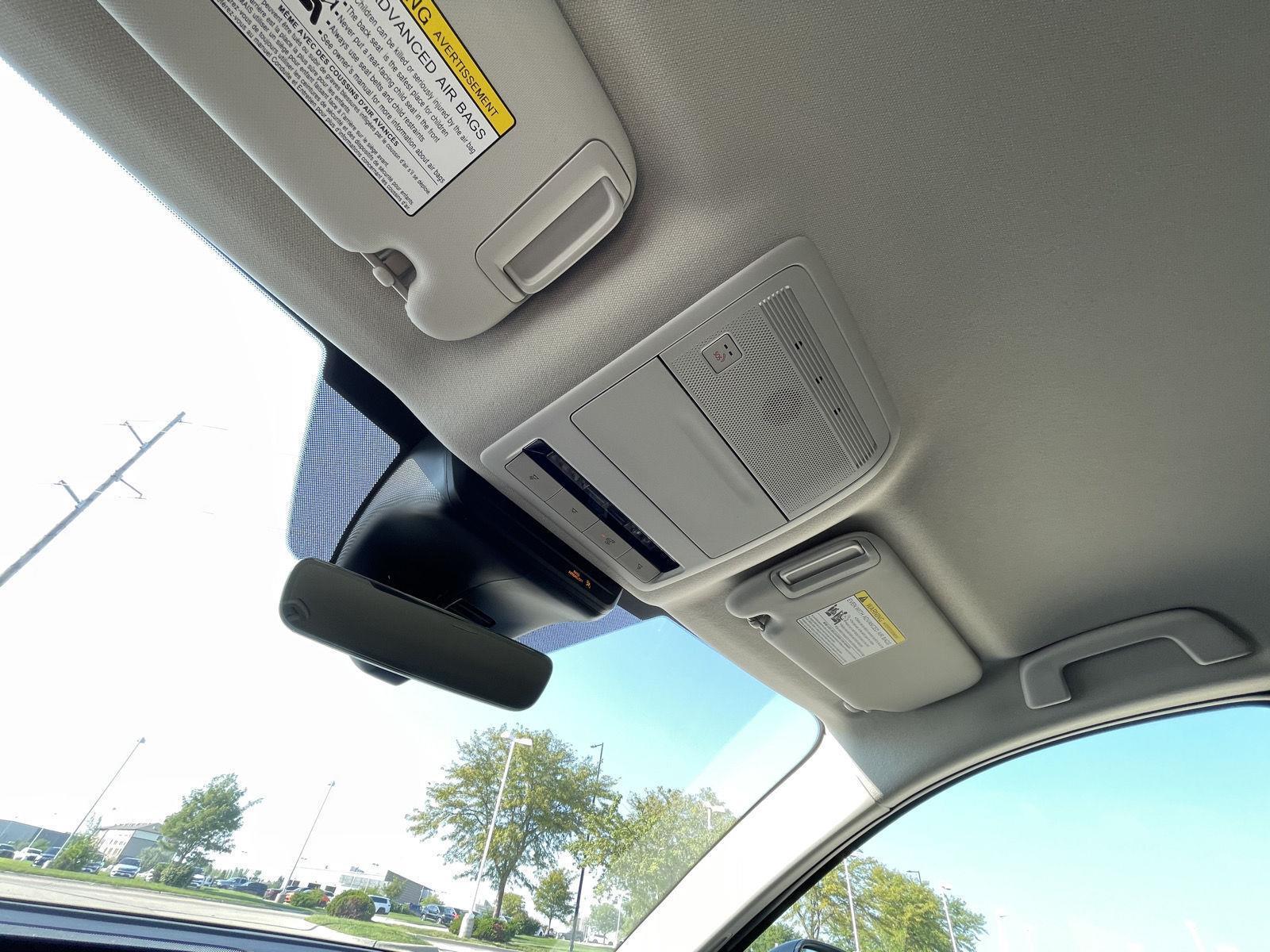Vehicle photo 20
