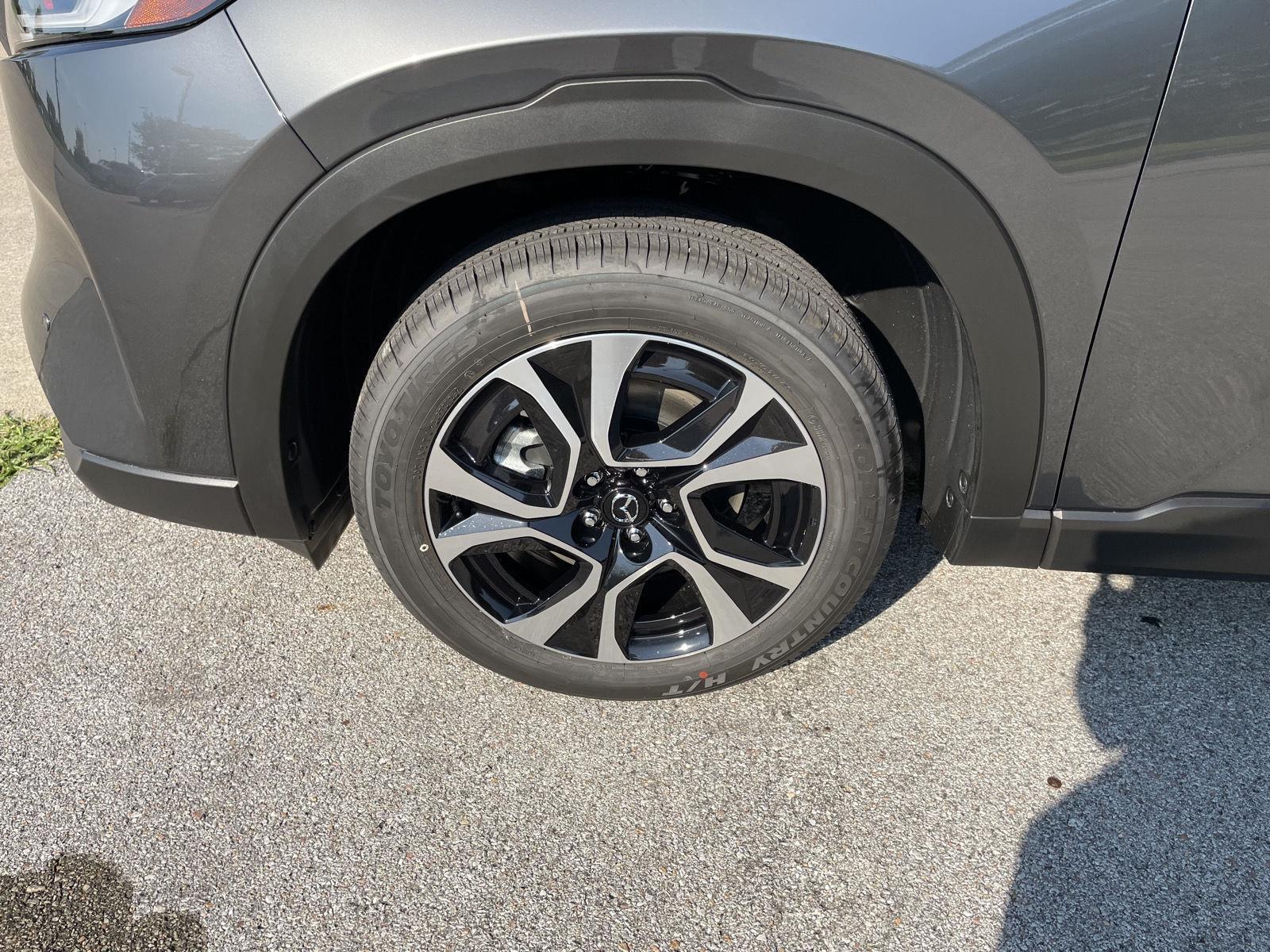 Vehicle photo 10