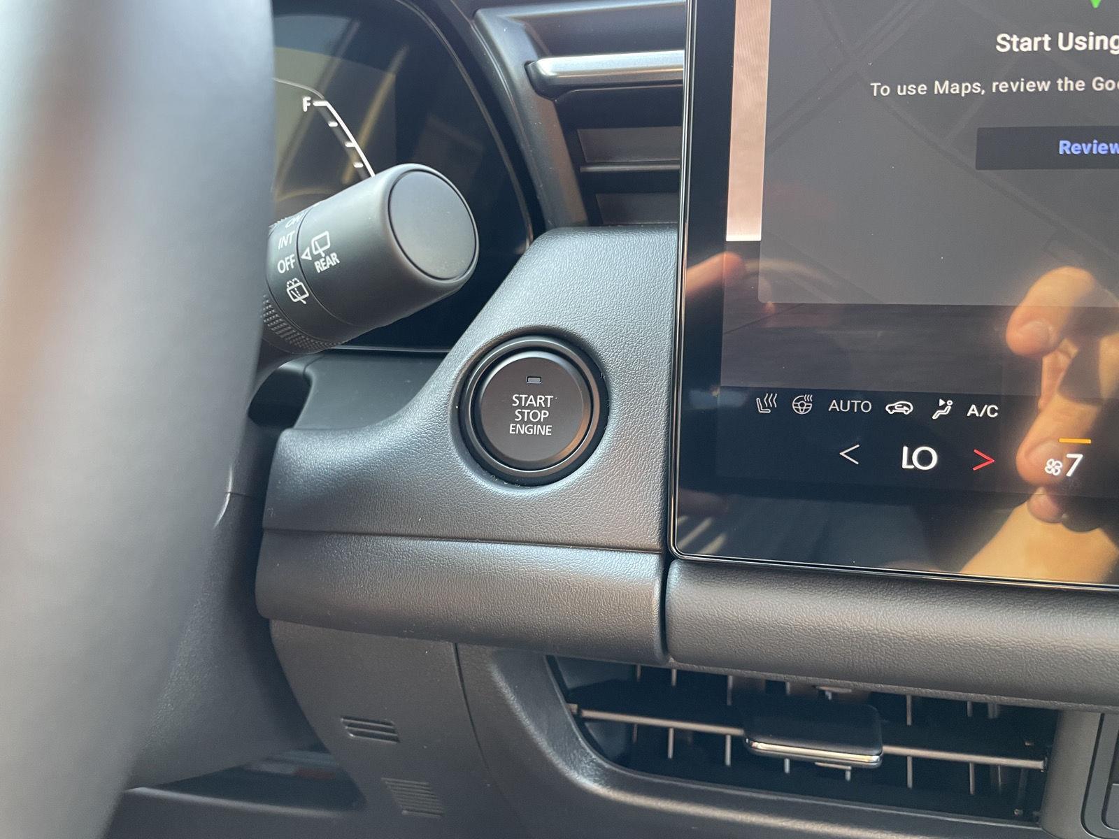 Vehicle photo 23