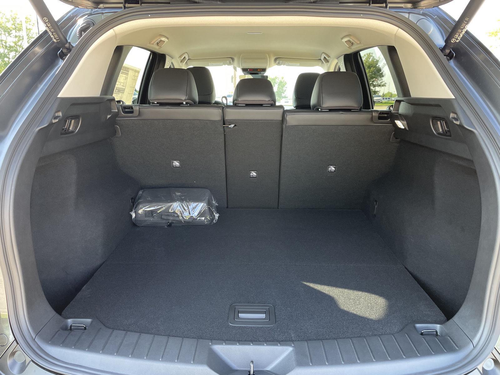 Vehicle photo 32