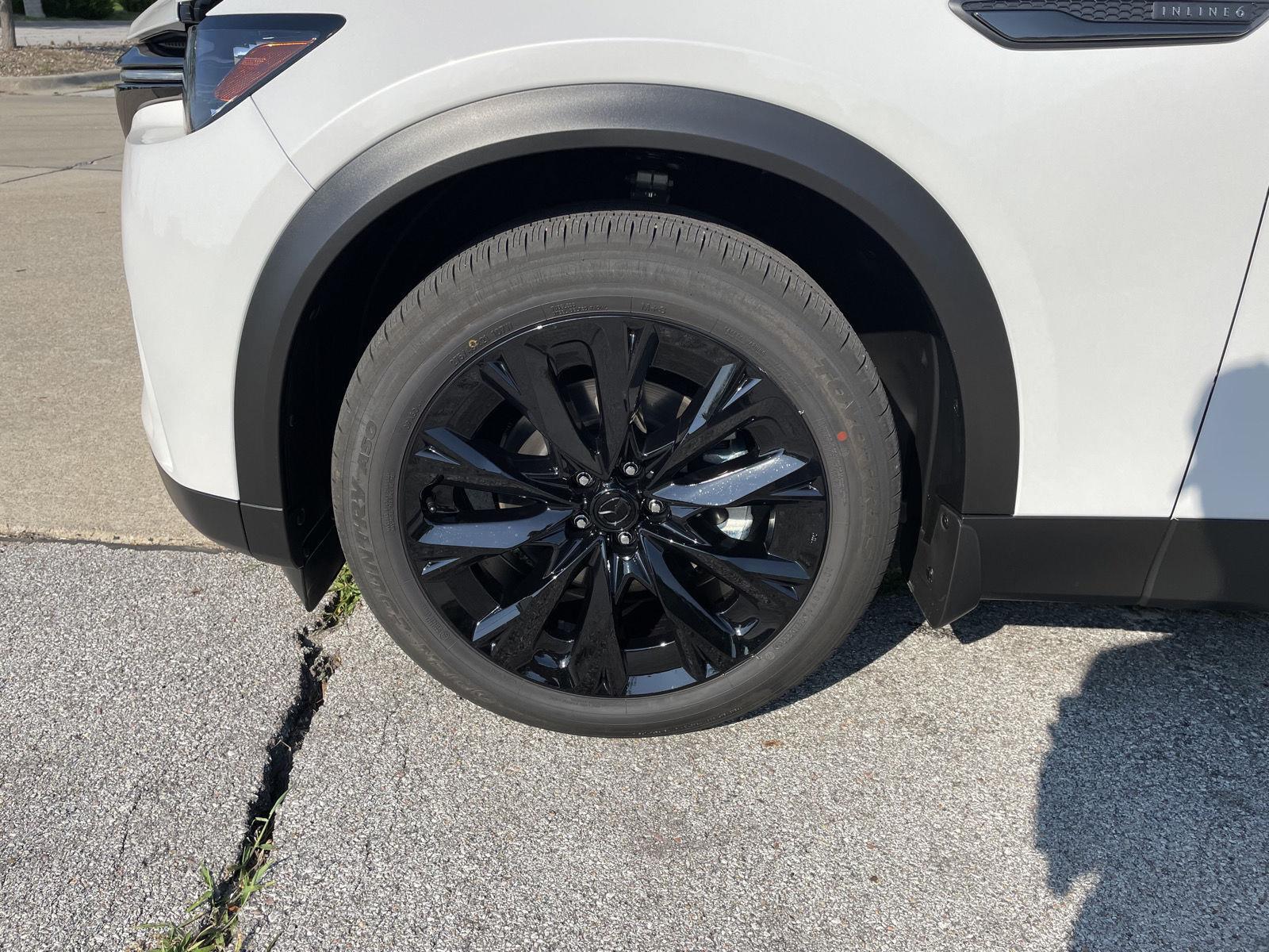 Vehicle photo 10