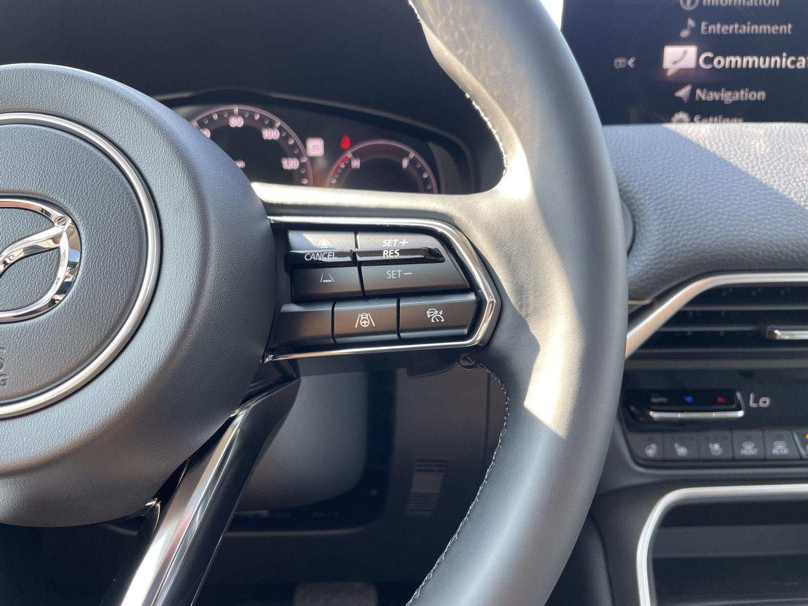 Vehicle photo 13