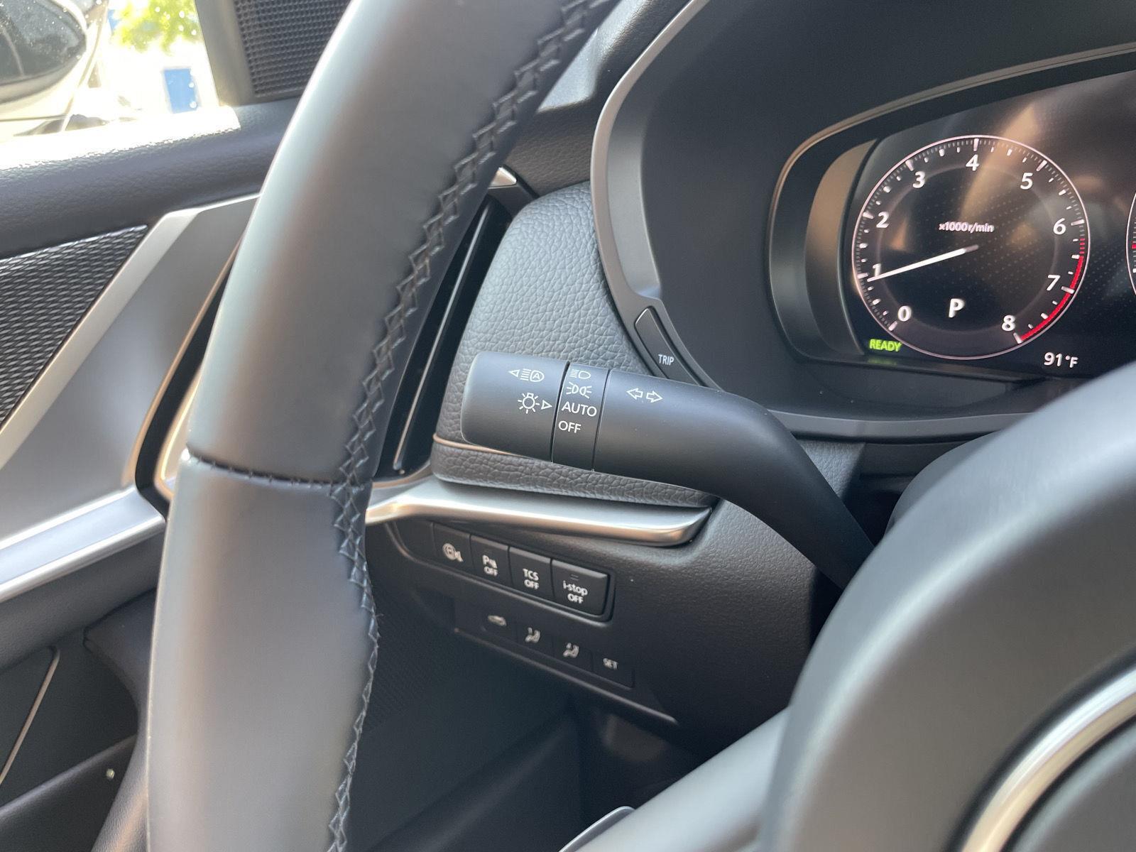 Vehicle photo 15