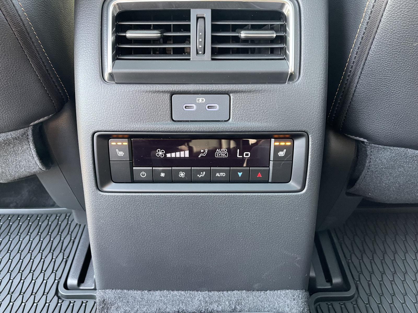 Vehicle photo 20