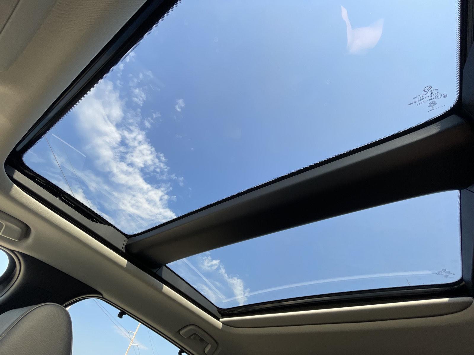 Vehicle photo 23