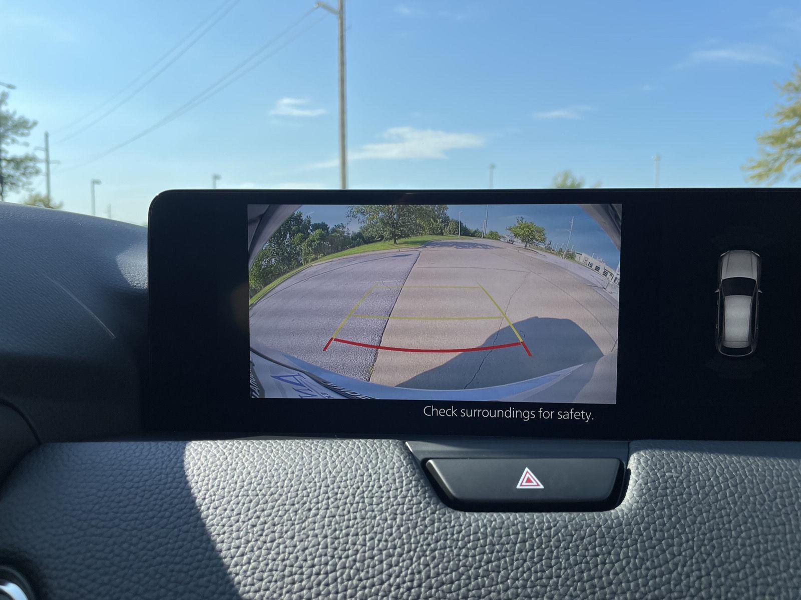 Vehicle photo 25