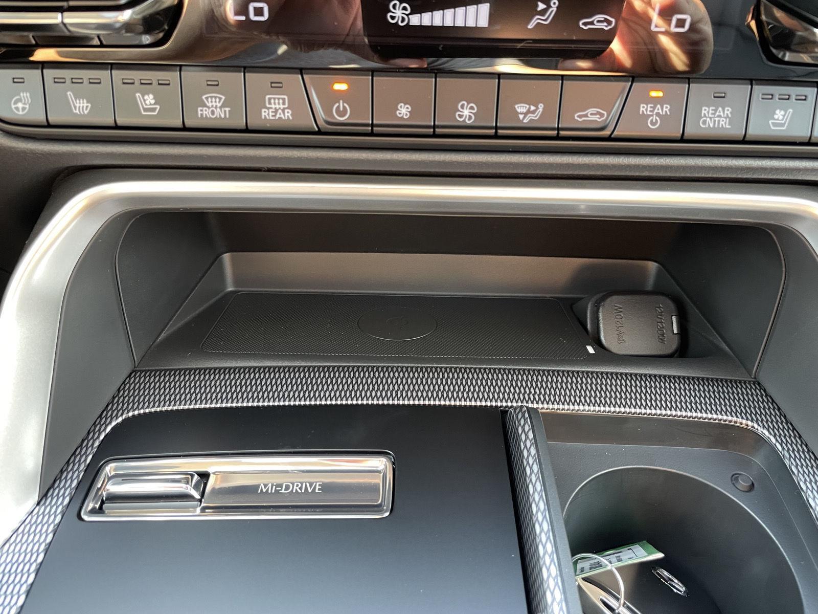 Vehicle photo 31