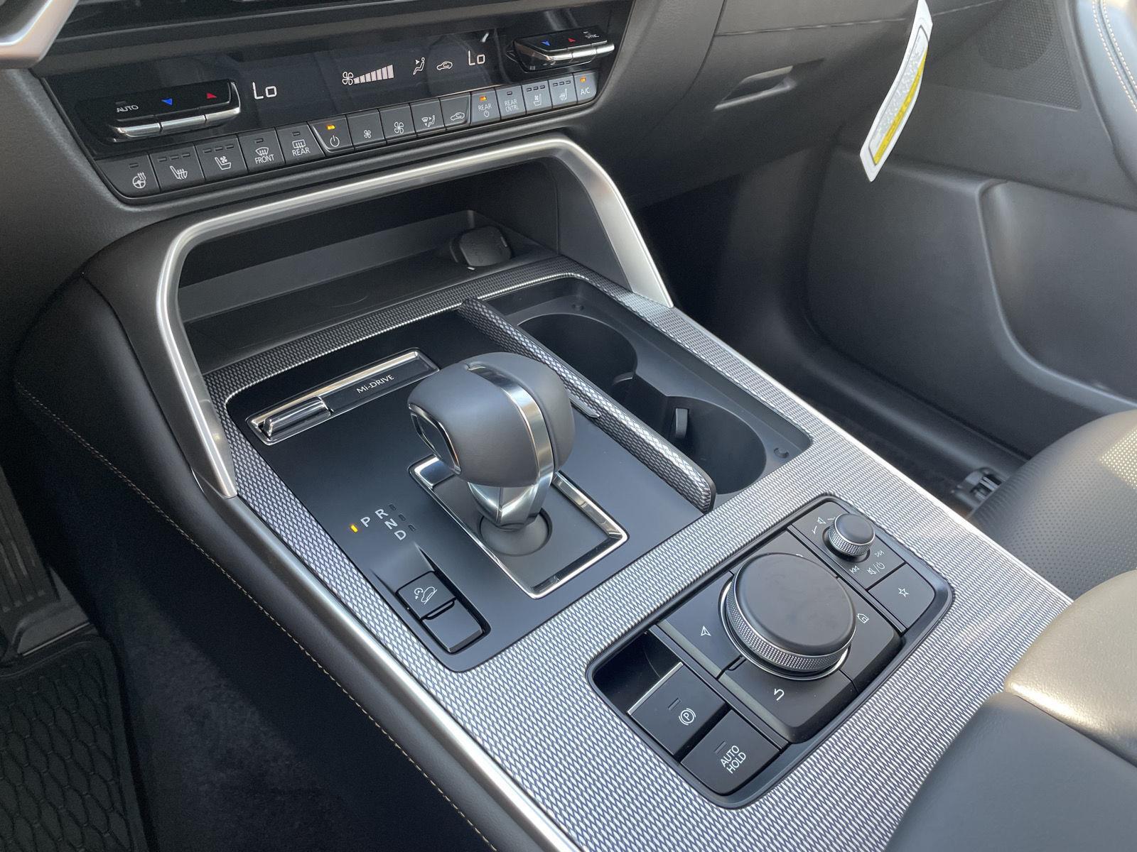 Vehicle photo 33
