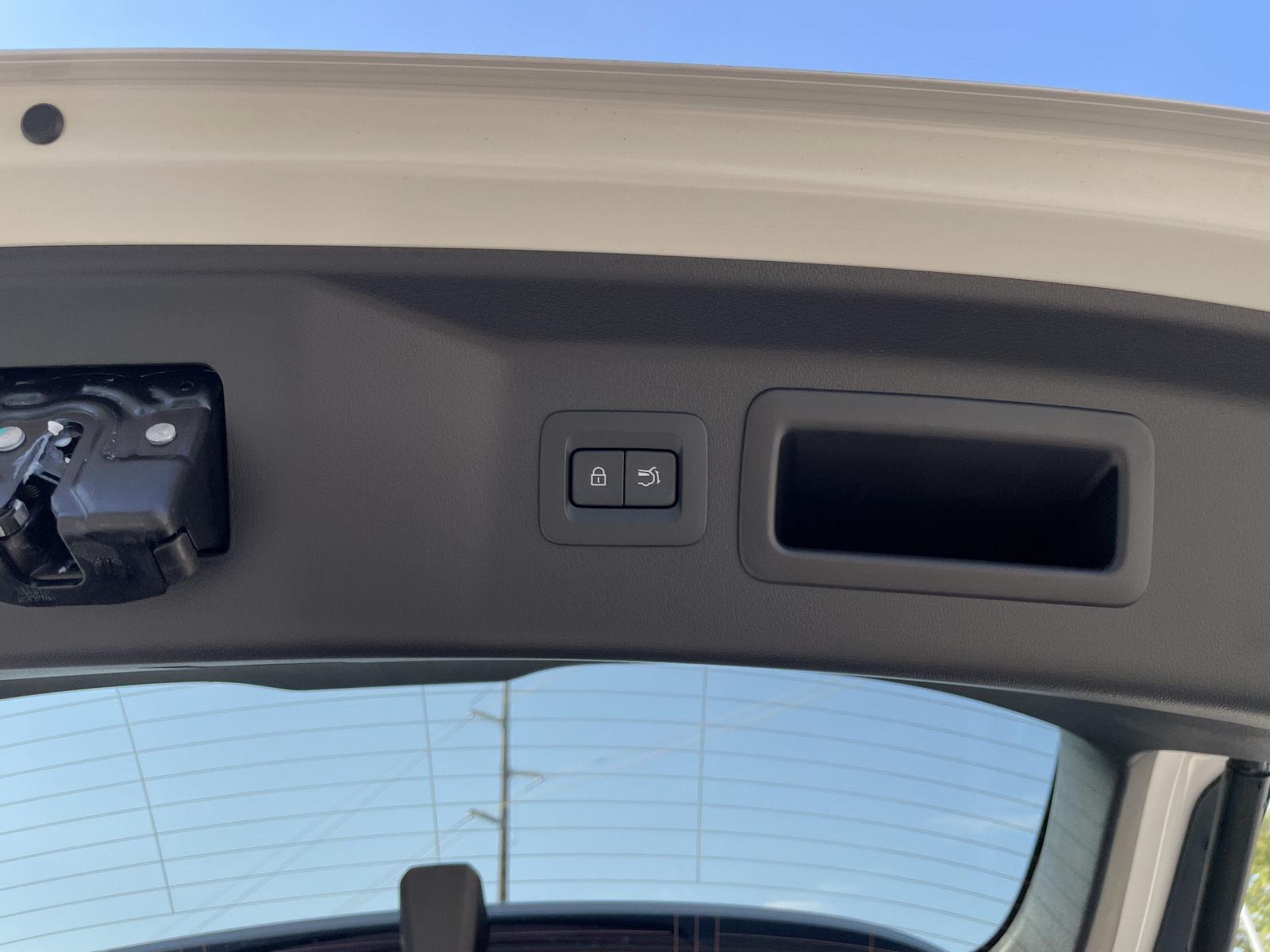 Vehicle photo 39