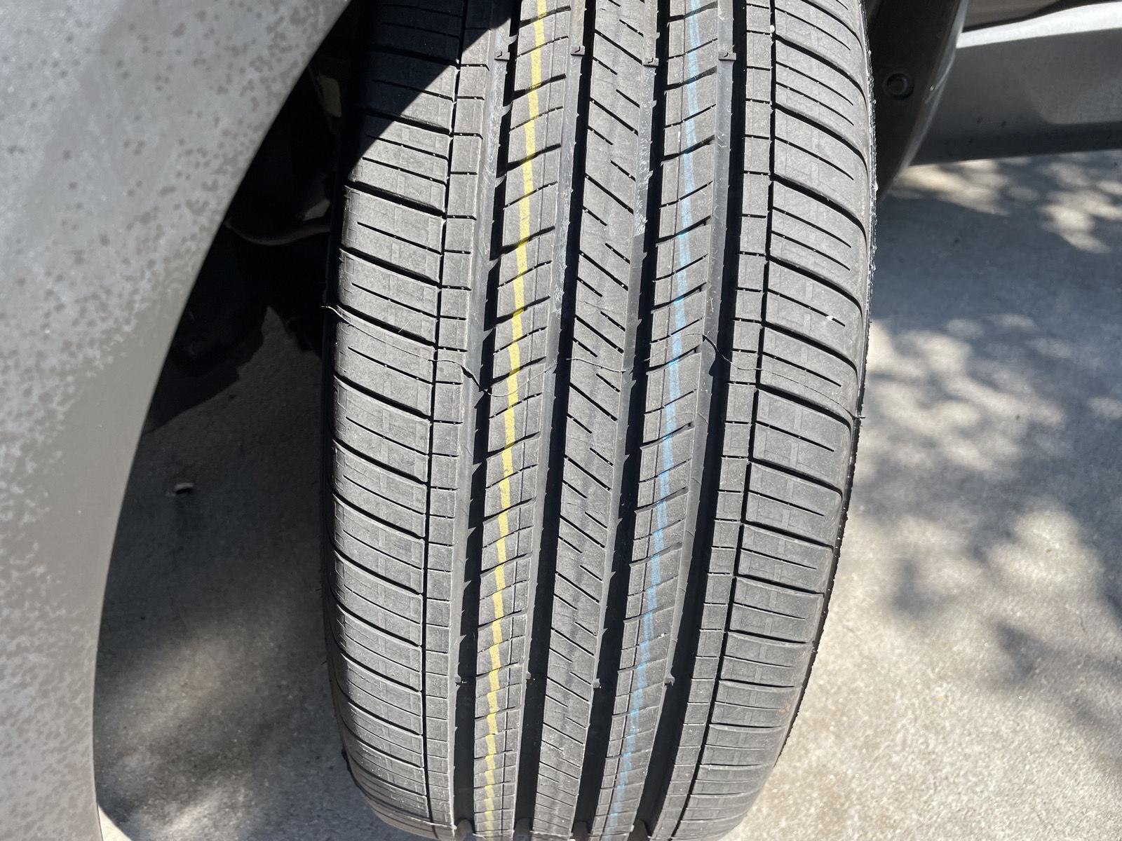 Vehicle photo 11