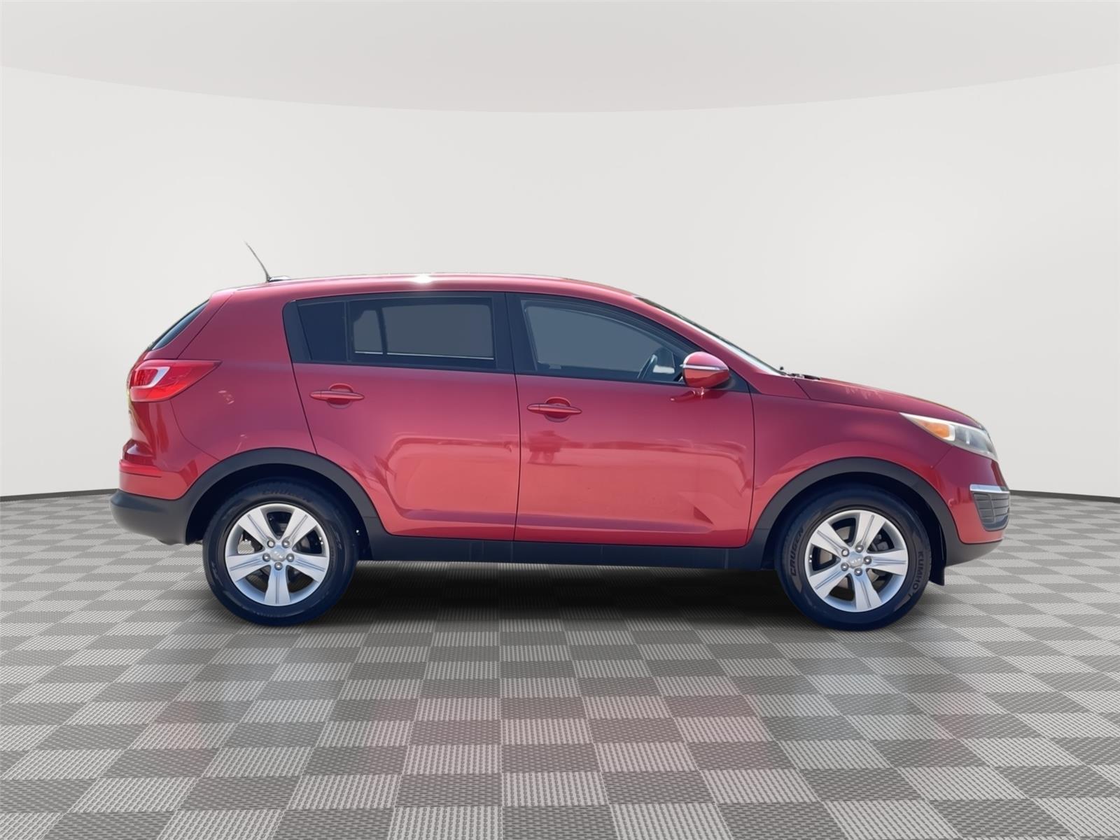Vehicle photo 6