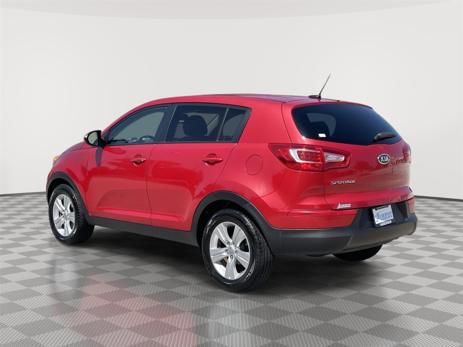 Vehicle photo 9