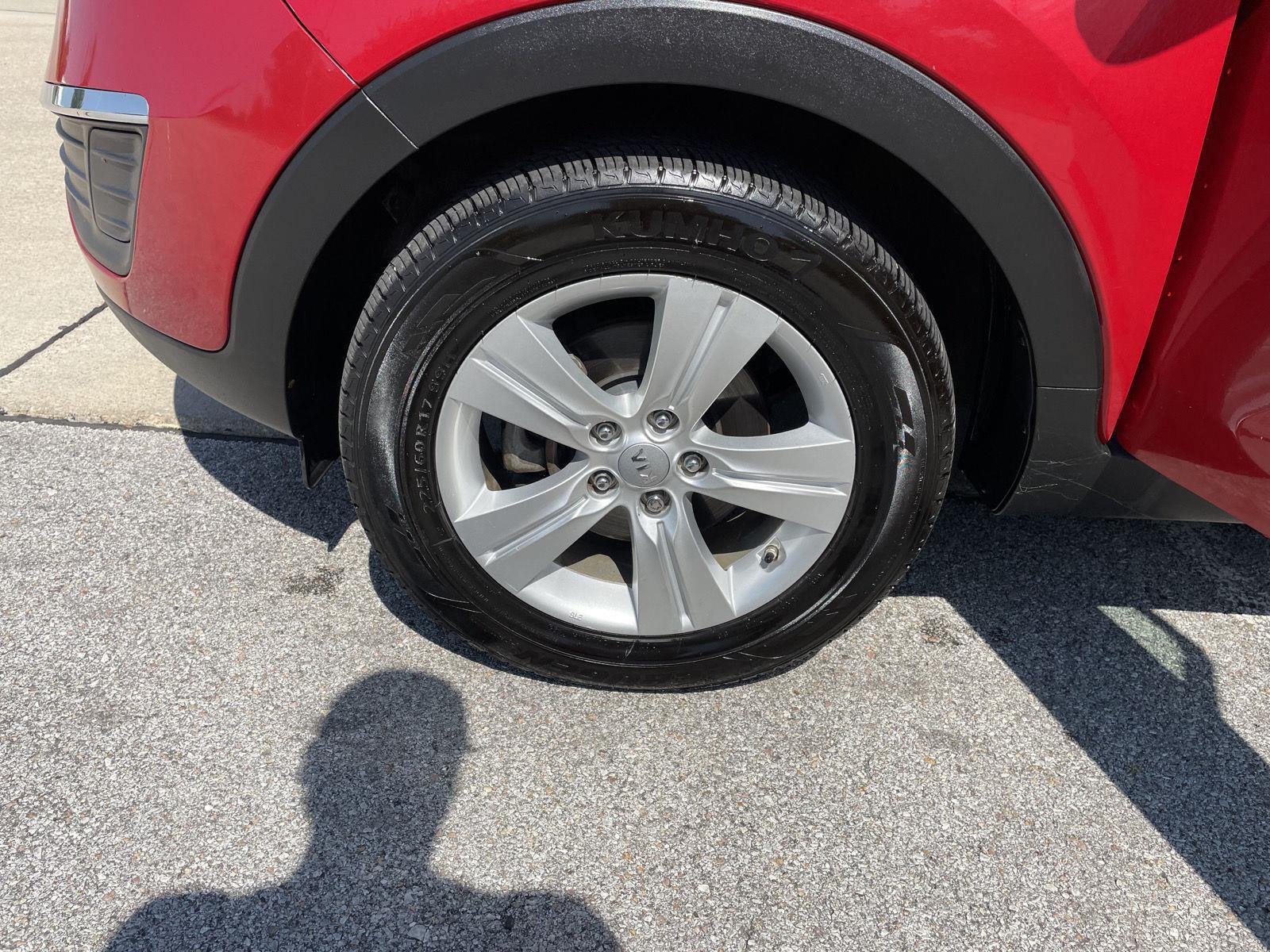 Vehicle photo 10