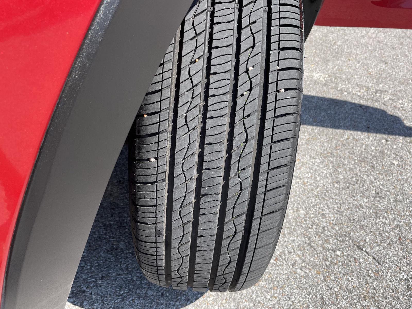 Vehicle photo 11