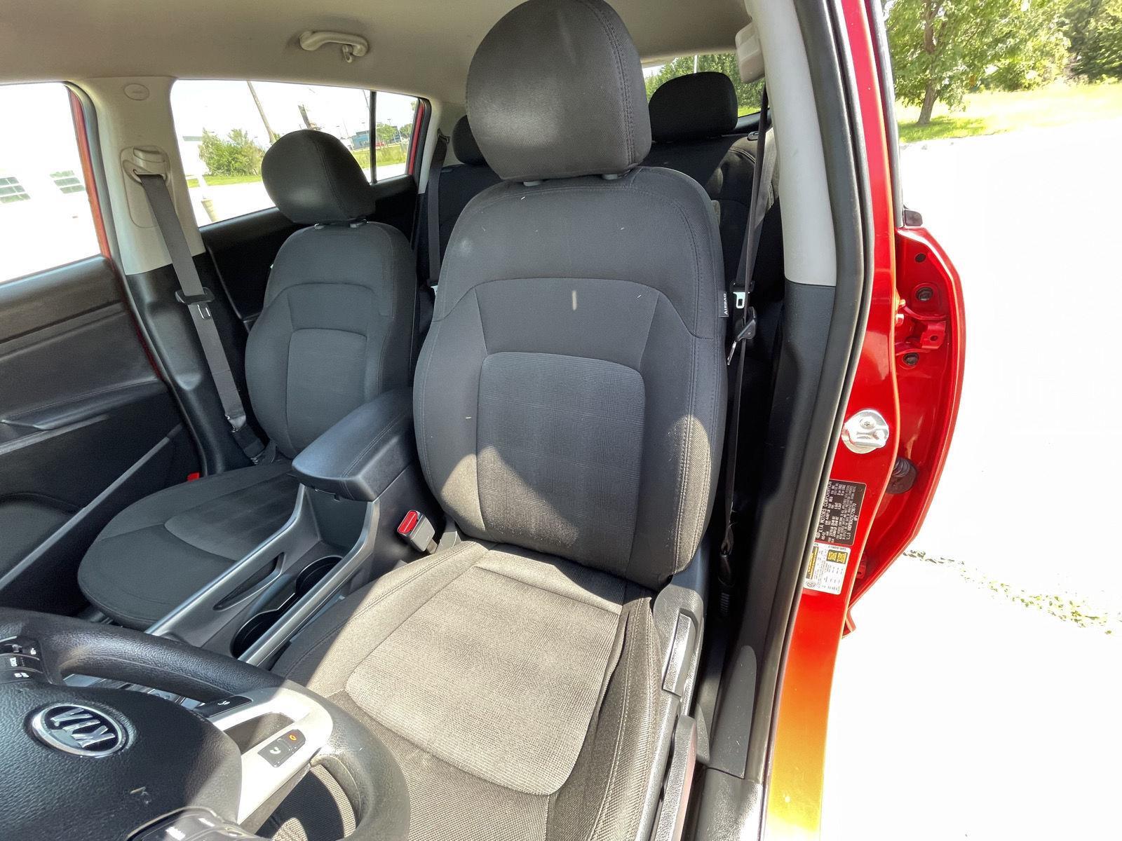 Vehicle photo 18