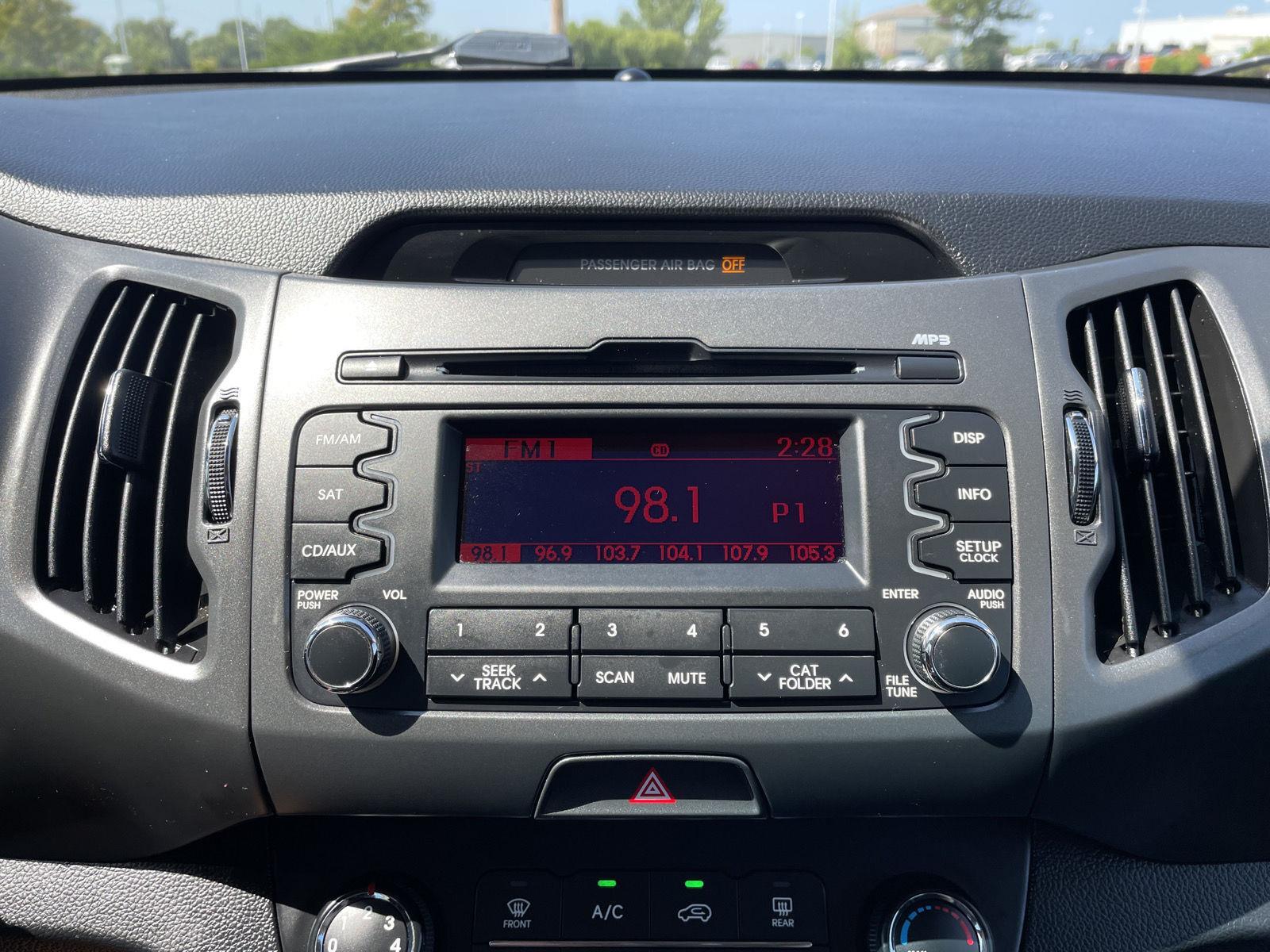Vehicle photo 23