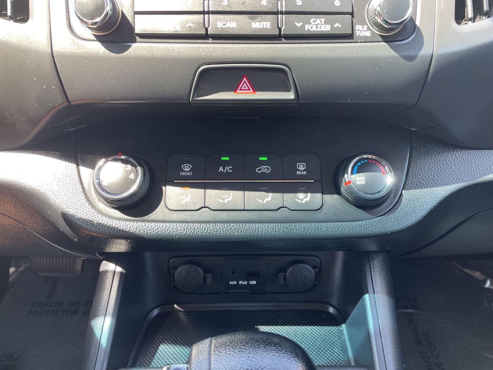 Vehicle photo 24