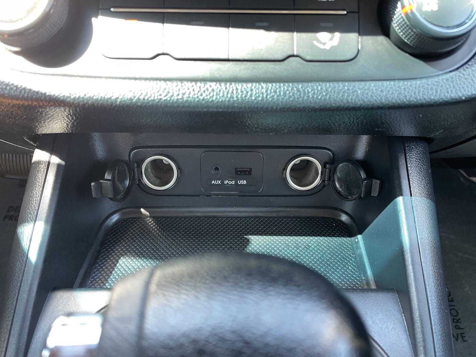 Vehicle photo 25