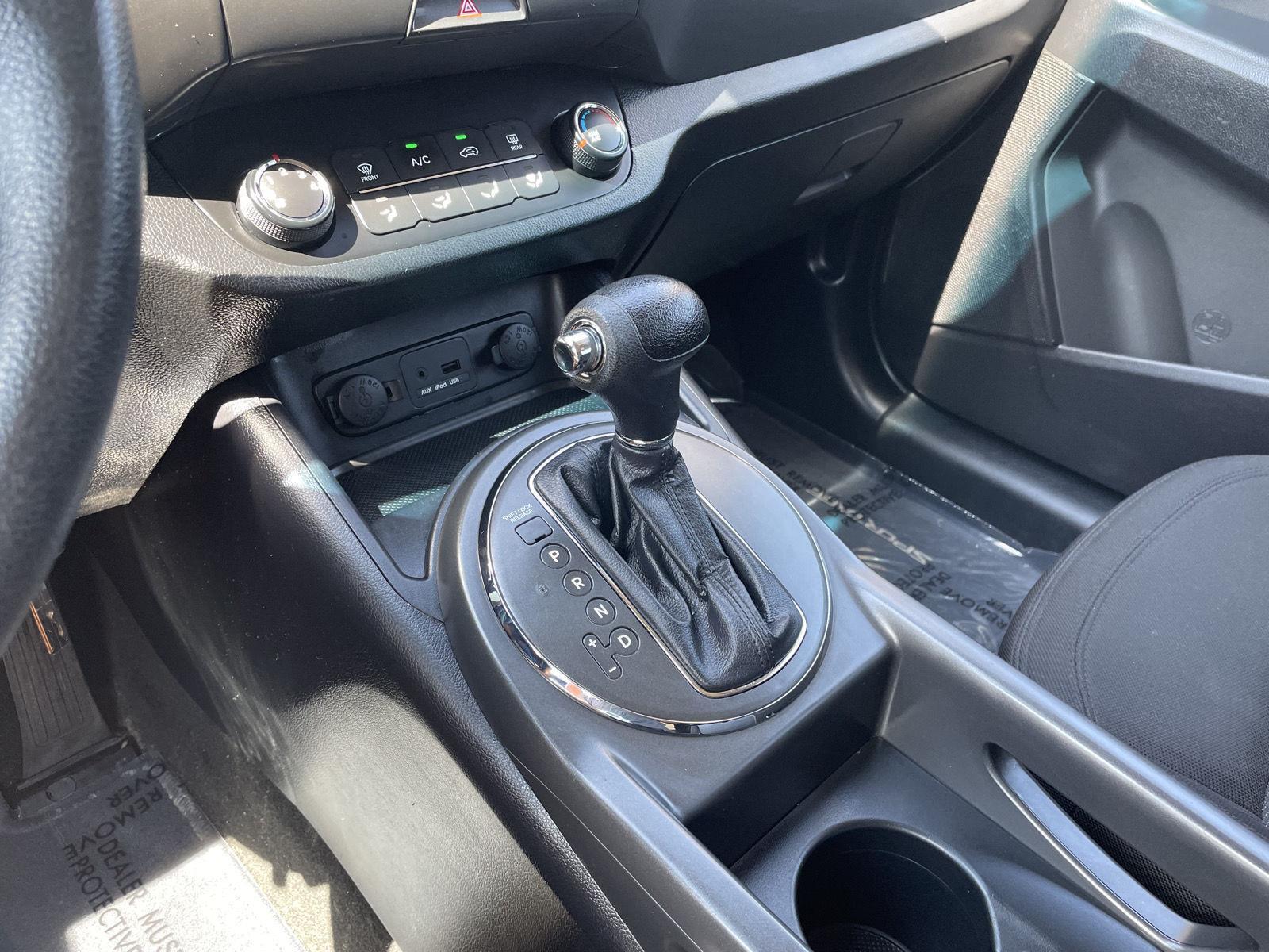Vehicle photo 27