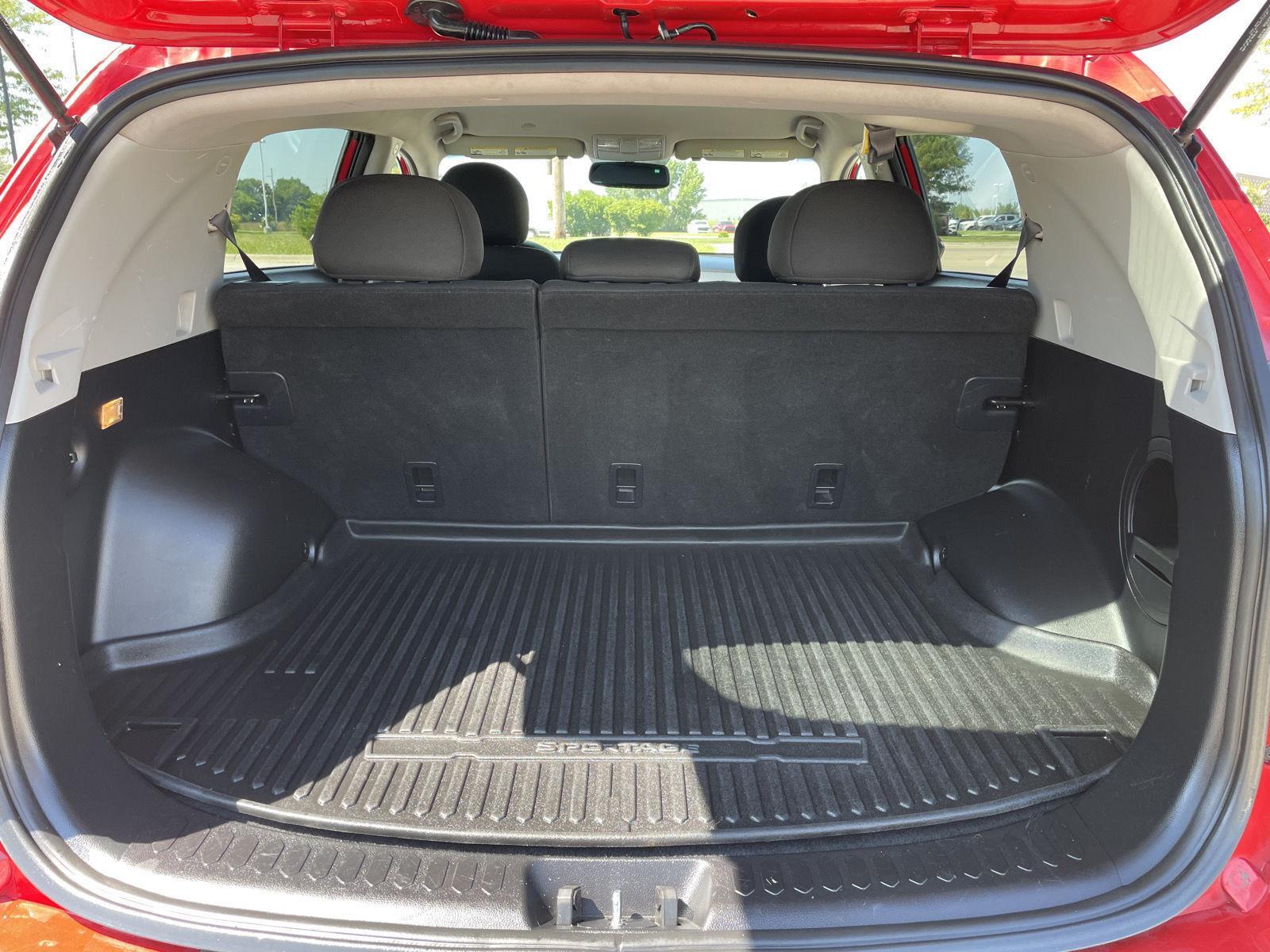 Vehicle photo 32