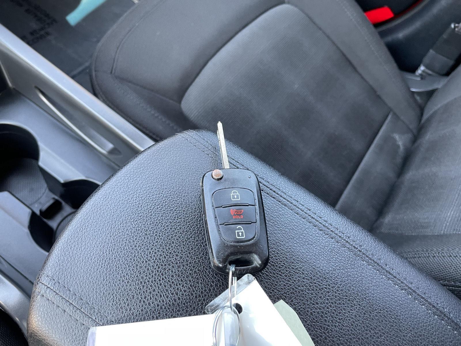 Vehicle photo 34
