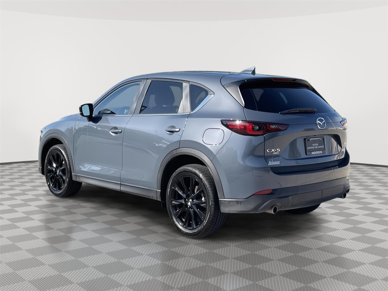 Vehicle photo 9