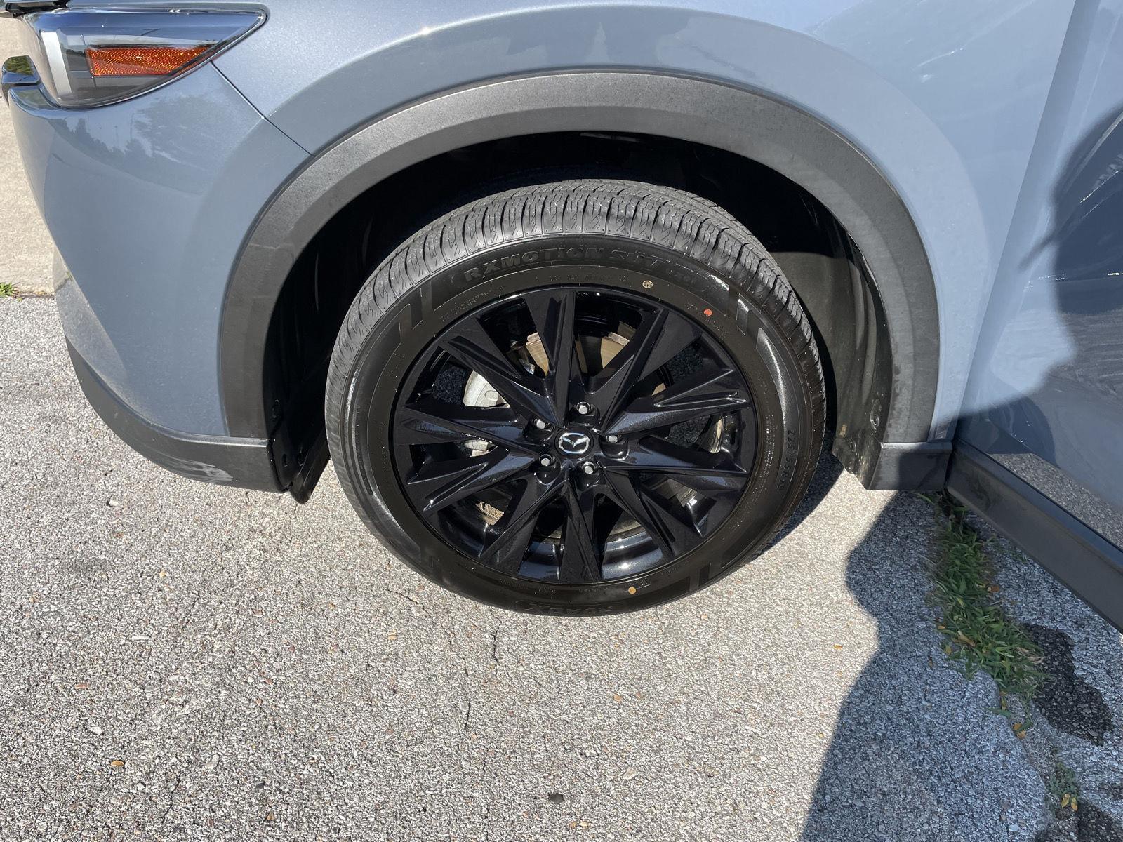 Vehicle photo 10