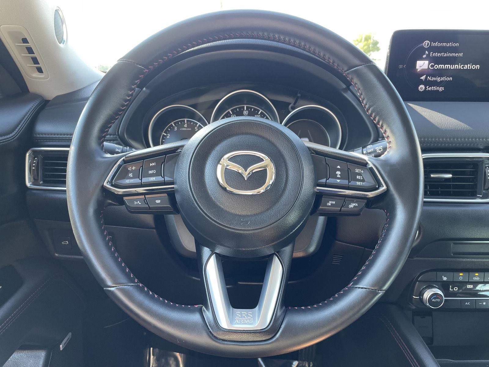 Vehicle photo 12